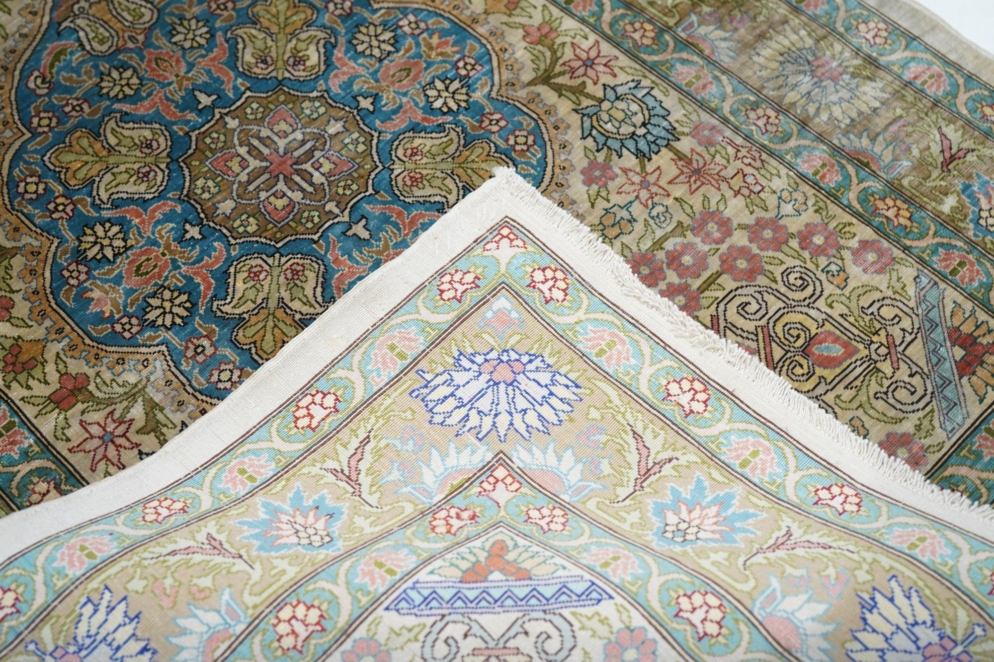 Tappeto Hereke in seta turca estremamente fine 2'3'' x 3'3'' in vendita 5