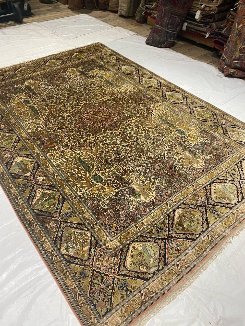 Keshmiri Rug 6'6'' x 9'6'' In Excellent Condition In New York, NY