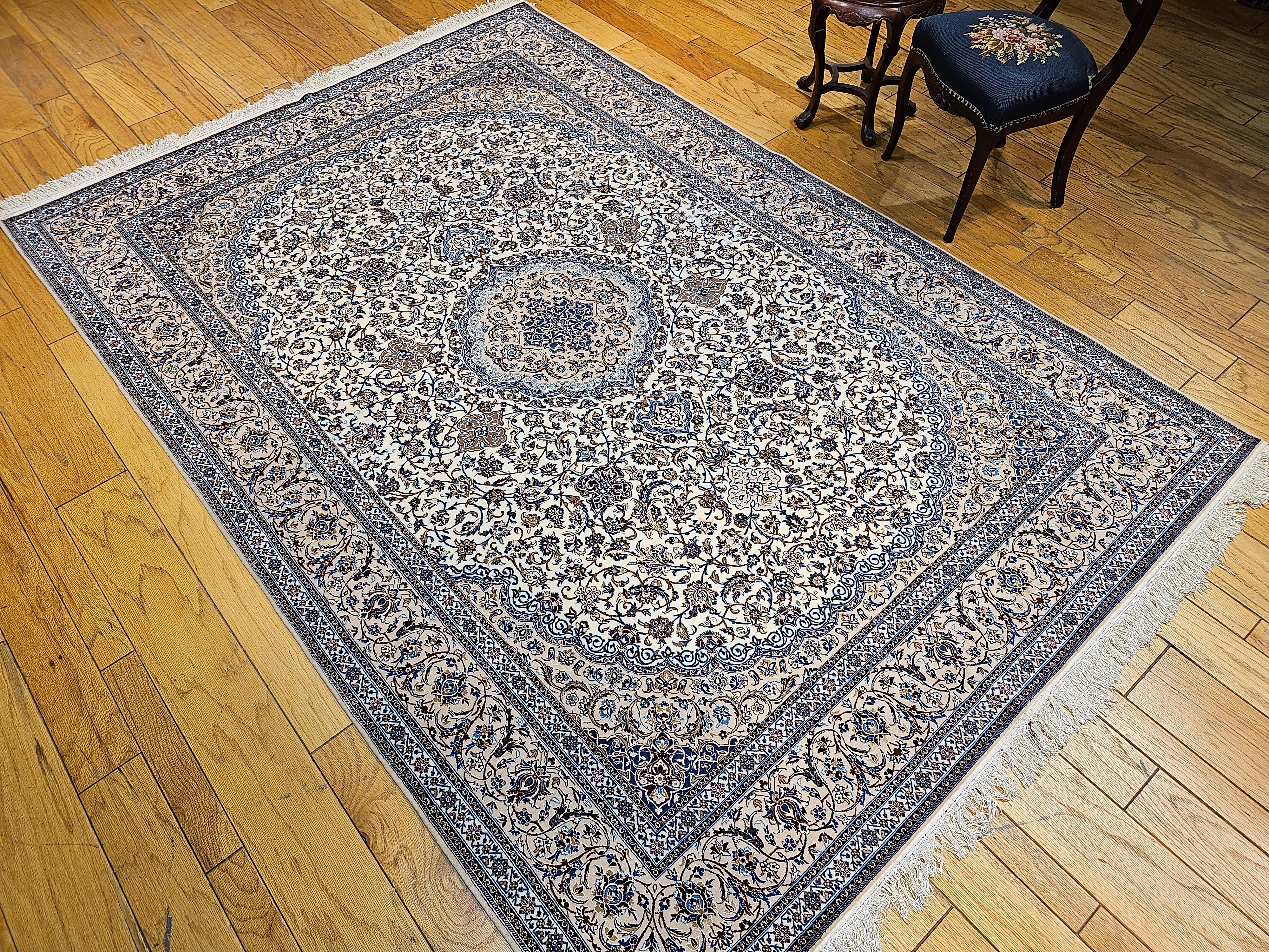 Extremely Fine Weave Persian Nain Habibian in Floral Pattern with Silk Highlight For Sale 7