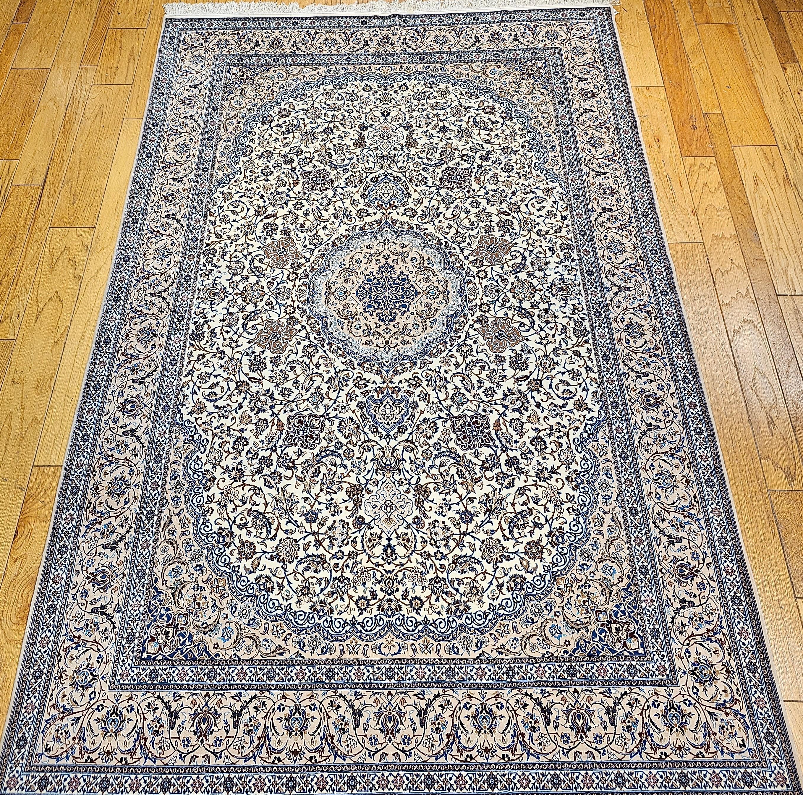 Extremely Fine Weave Persian Nain Habibian in Floral Pattern with Silk Highlight For Sale 11