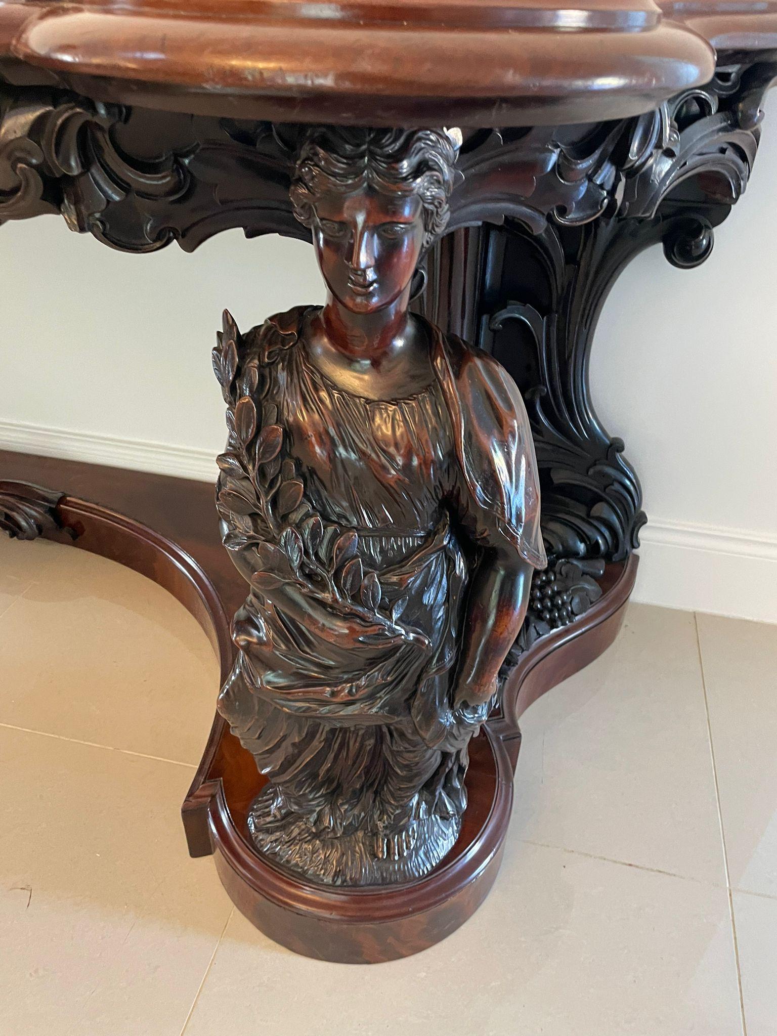 Très grande table console à dos de miroir en acajou ancien de qualité d'exposition en vente 6