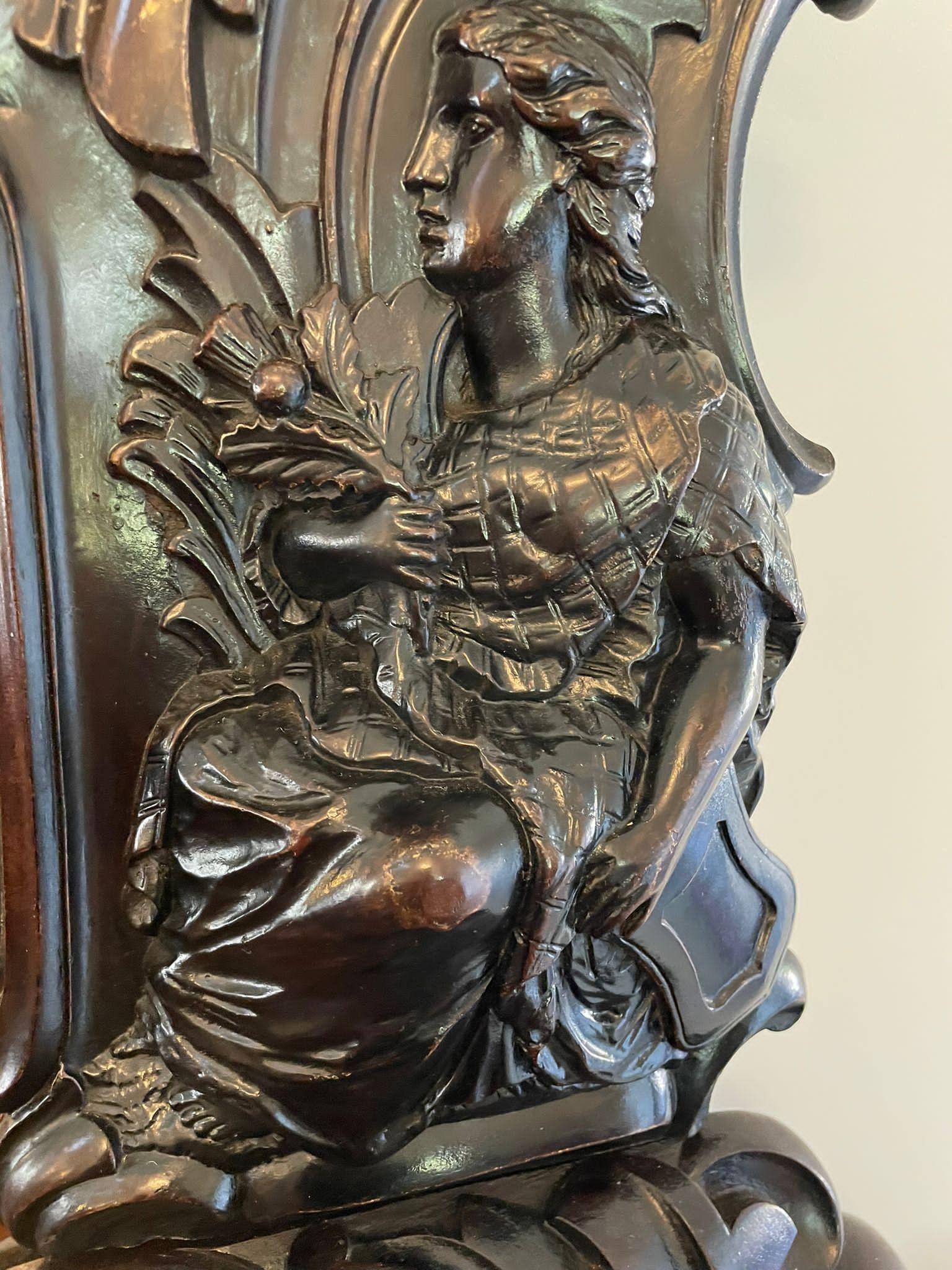 Anglais Très grande table console à dos de miroir en acajou ancien de qualité d'exposition en vente