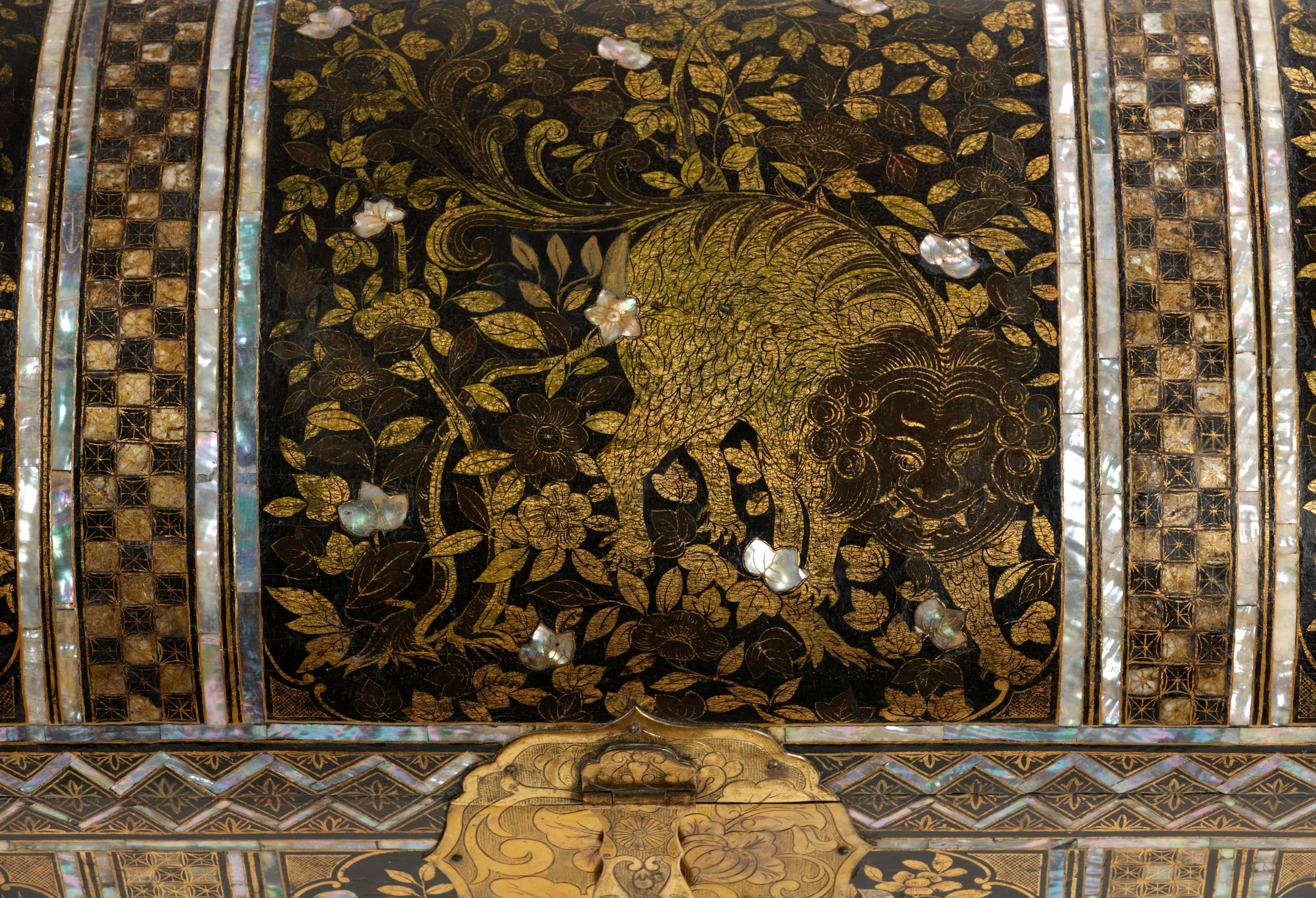 Inlay Large Japanese Namban Lacquer Coffer Arqueta, 16th Century For Sale