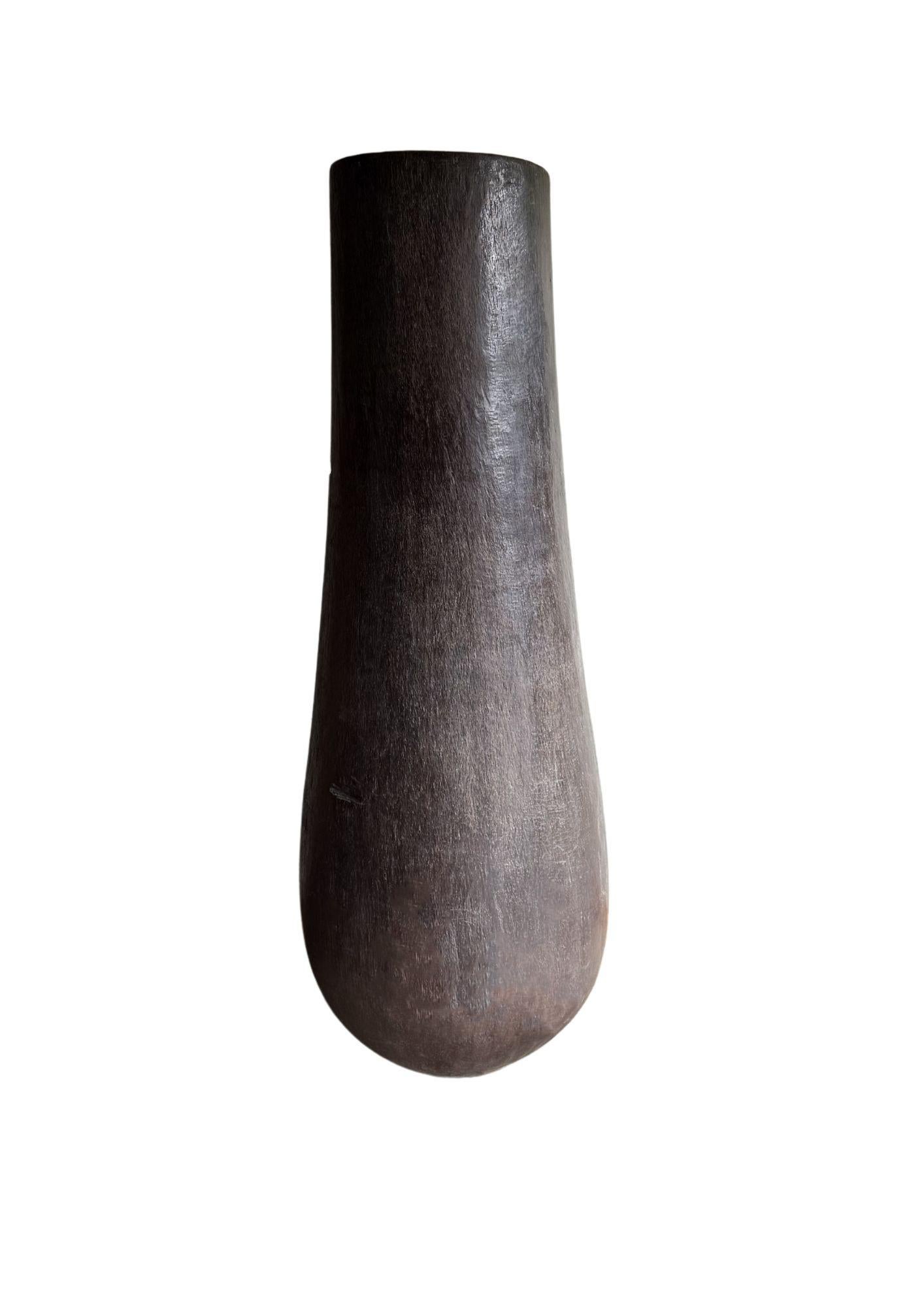 Fatto a mano Fioriera scultorea in legno di palma estremamente grande, moderna e organica in vendita