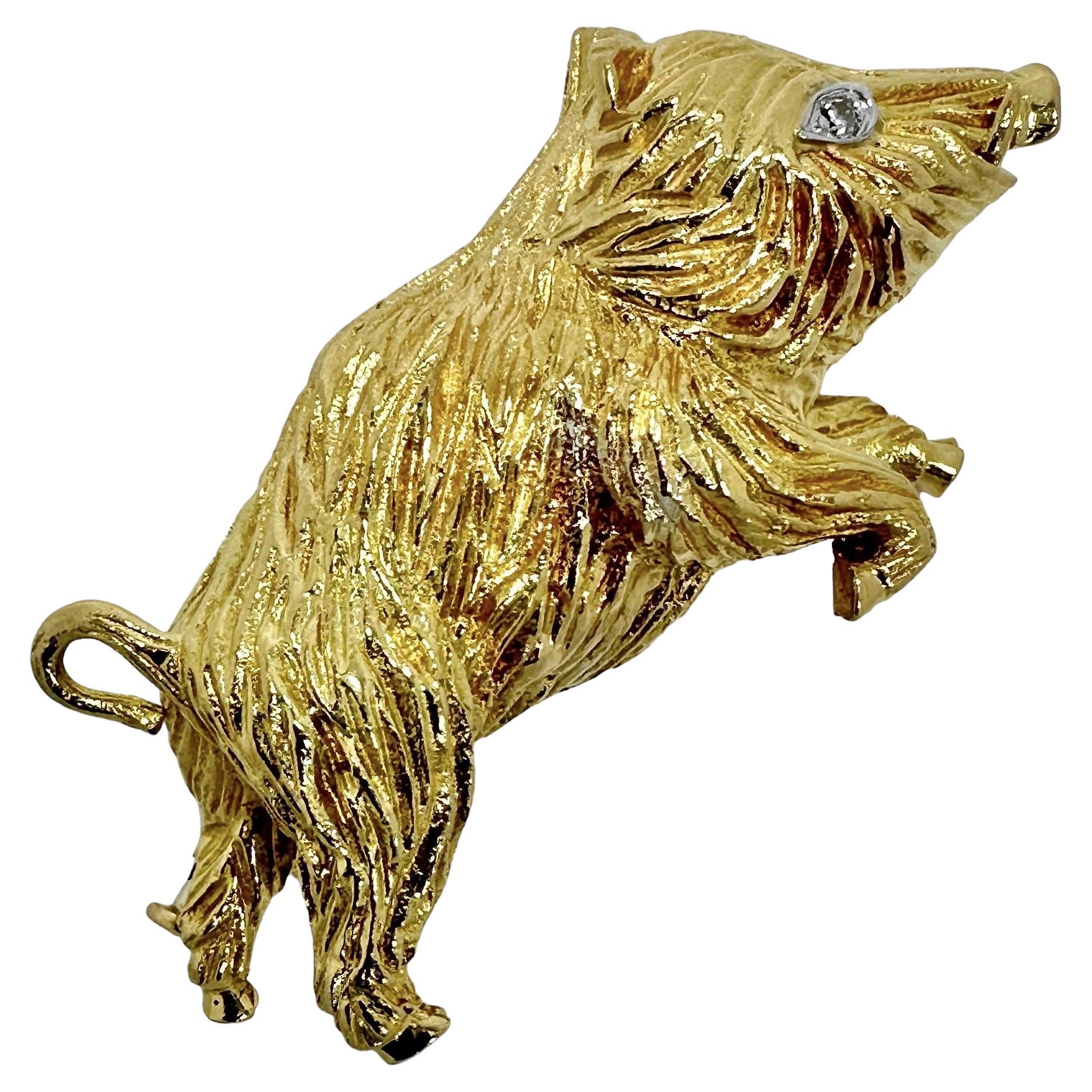 Extremely Lifelike French 18k Gold Wild Boar Brooch For Sale