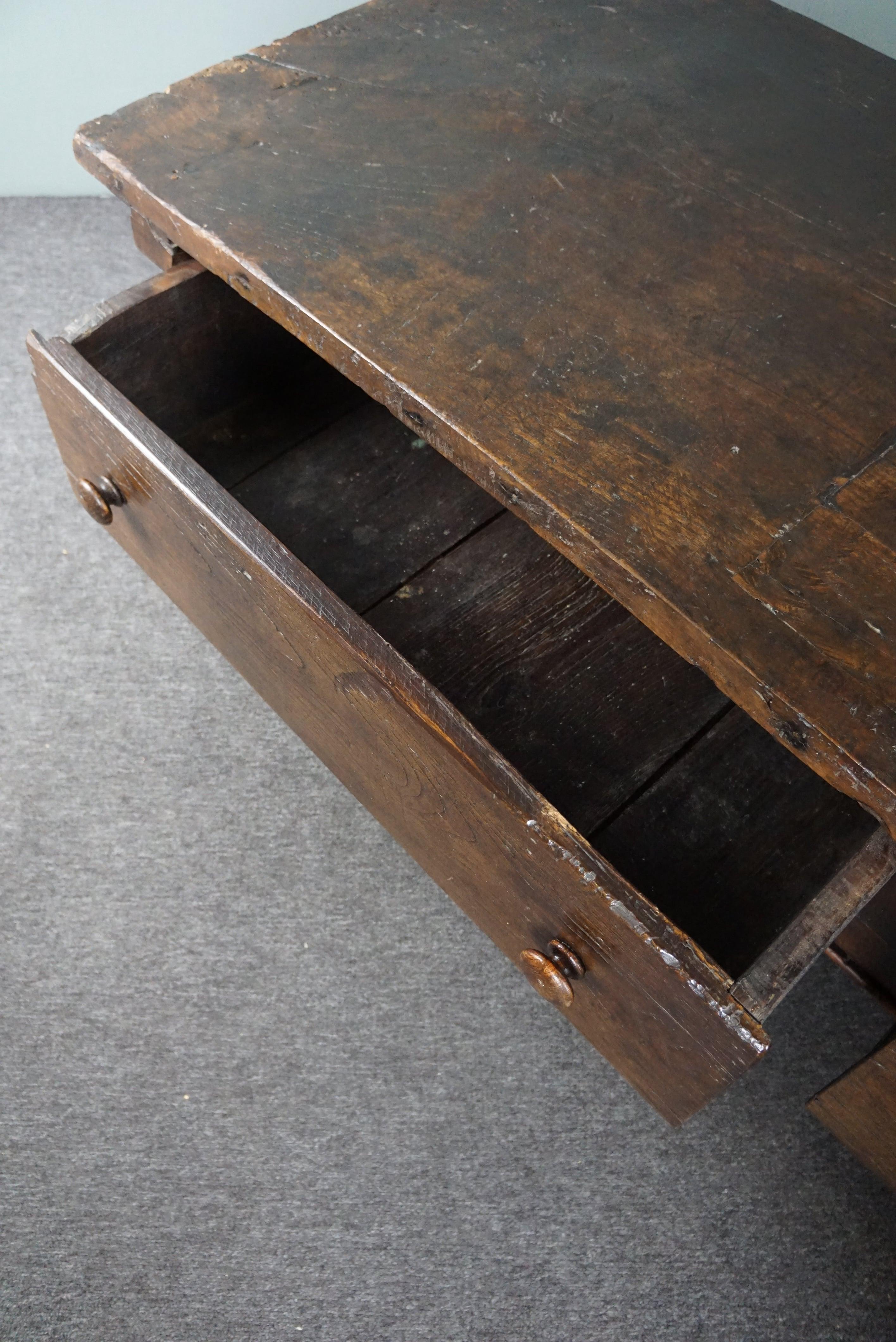 Extremely long antique French coffee table from the early 1800s For Sale 4
