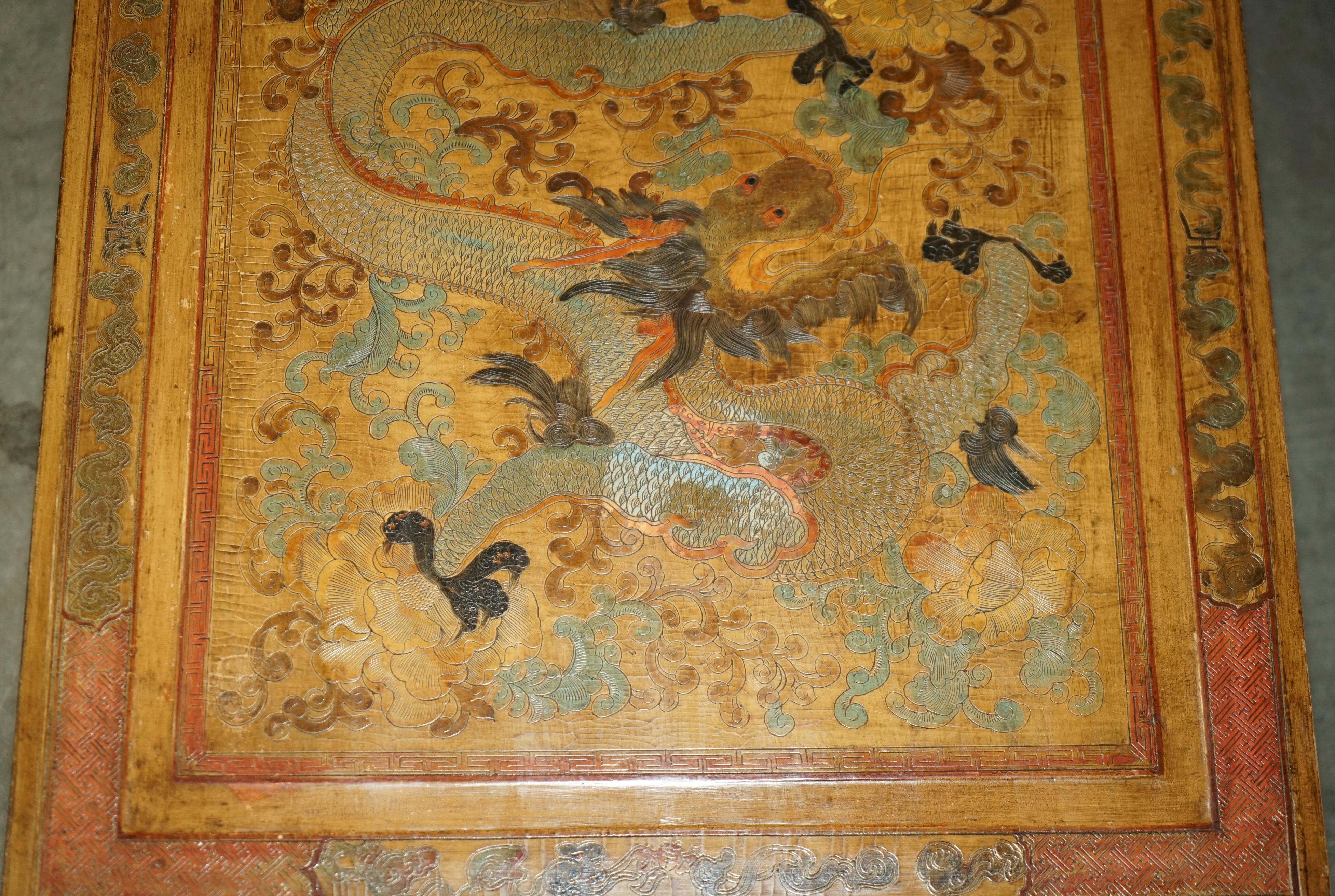 Lacquered EXTREMELY ORNATE GILT & LACQUERED CHiNESE DRAGON CHINOISERIE OPIUM COFFEE TABLE For Sale