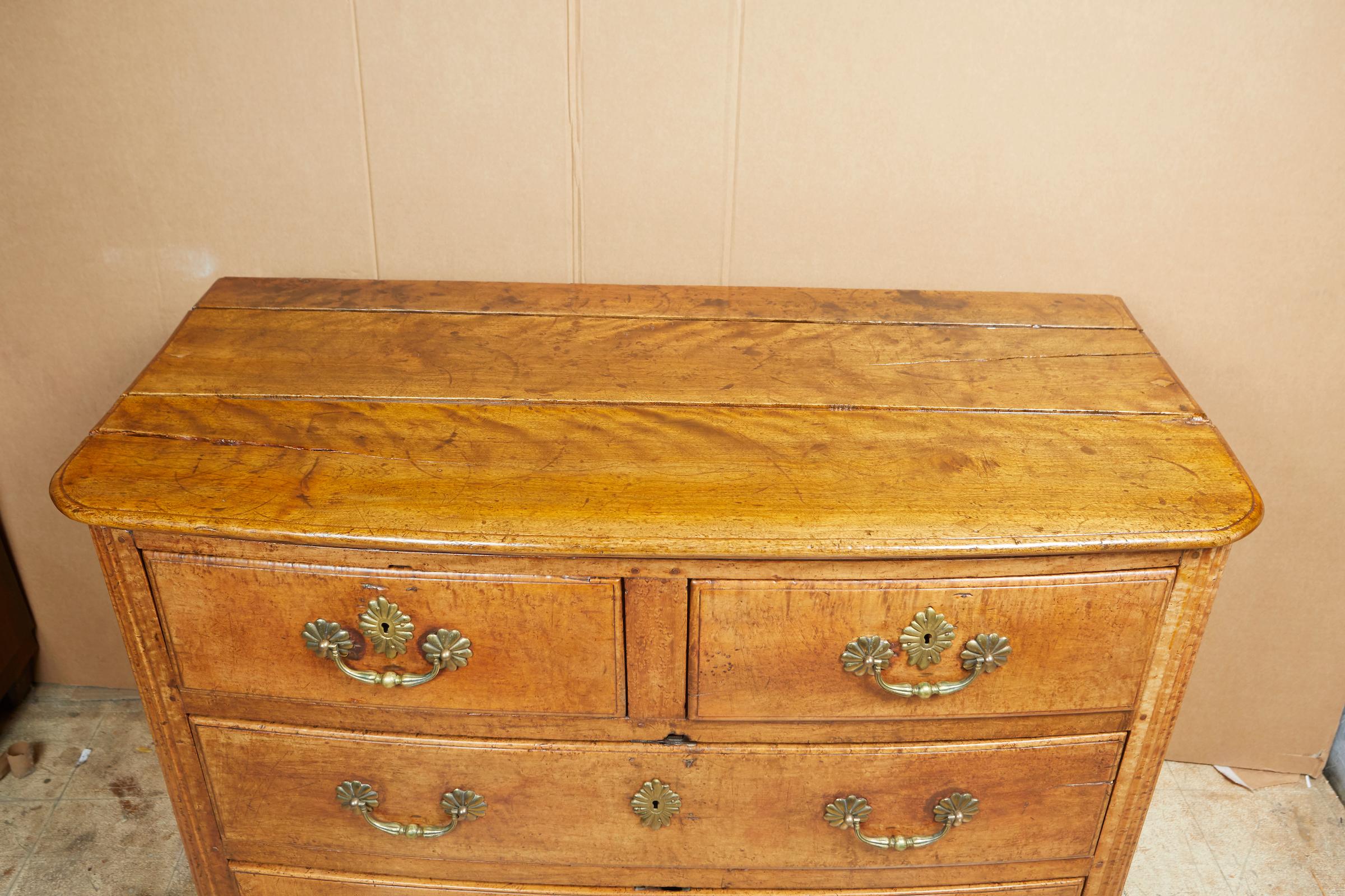 Extremely rare 18th century bird's-eye maple Regence style French Canadian commode
Québec.