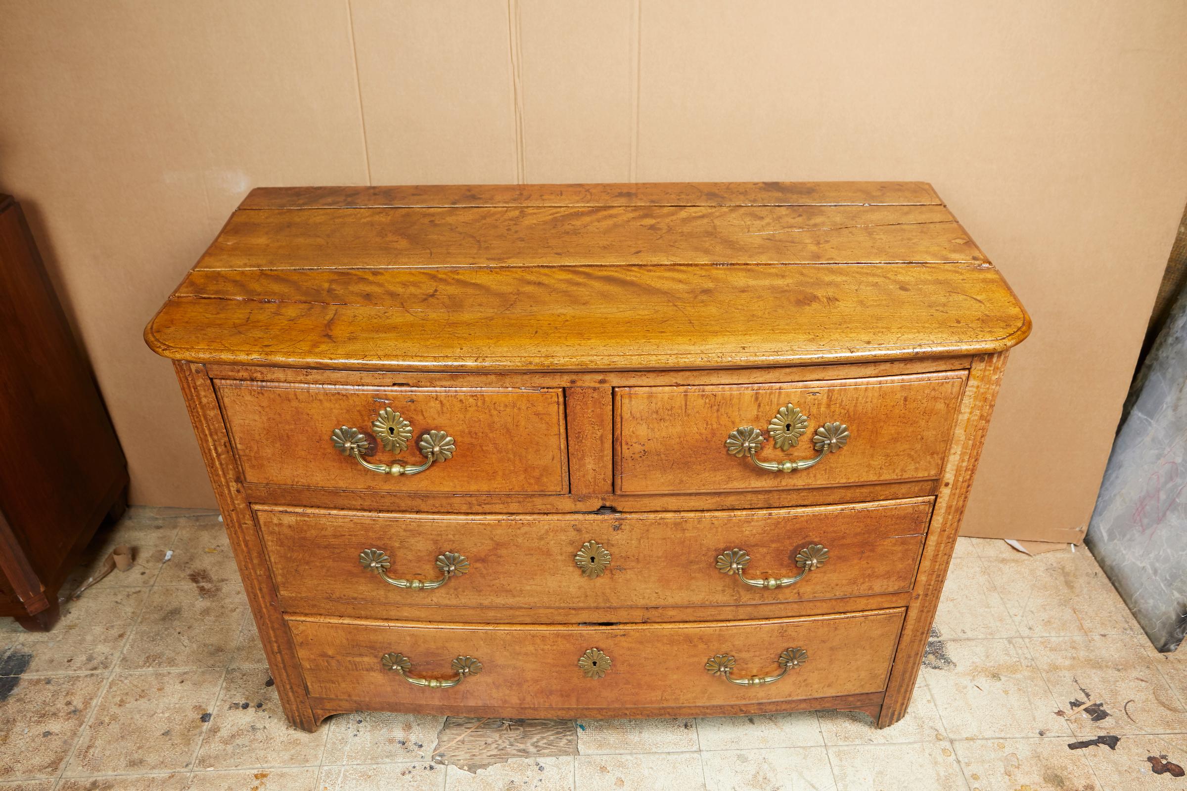 Extremely Rare Bird's-Eye Maple Regence Style French Canadian Commode In Good Condition In Montreal, QC