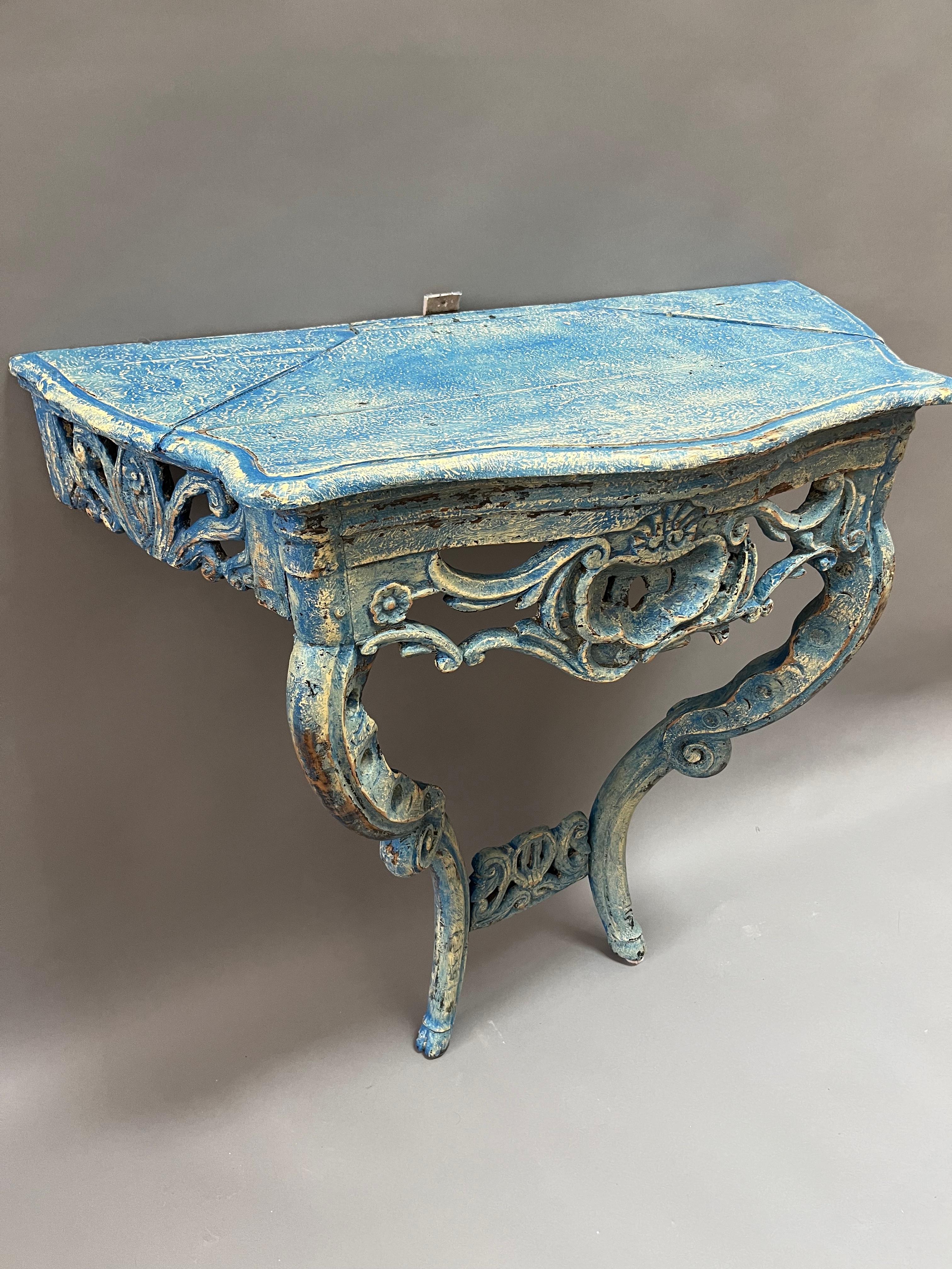 Rarissime table console provinciale française de style Régence du XVIIIe siècle Bon état - En vente à Middleburg, VA