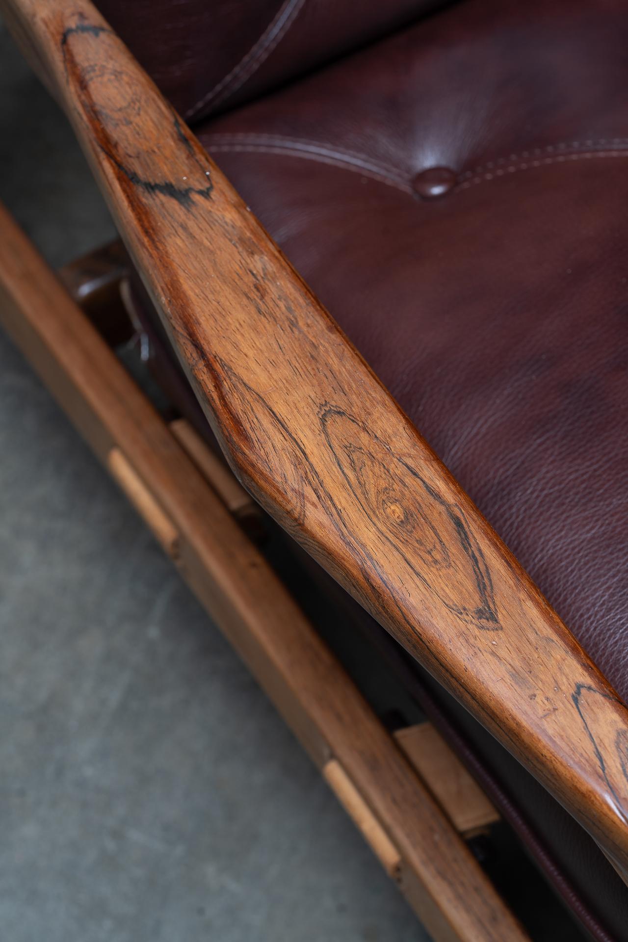 Mid-20th Century Extremely Rare 1960s “Saci” Sofa by Jean Gillon for WoodArt in Solid Jacaranda For Sale
