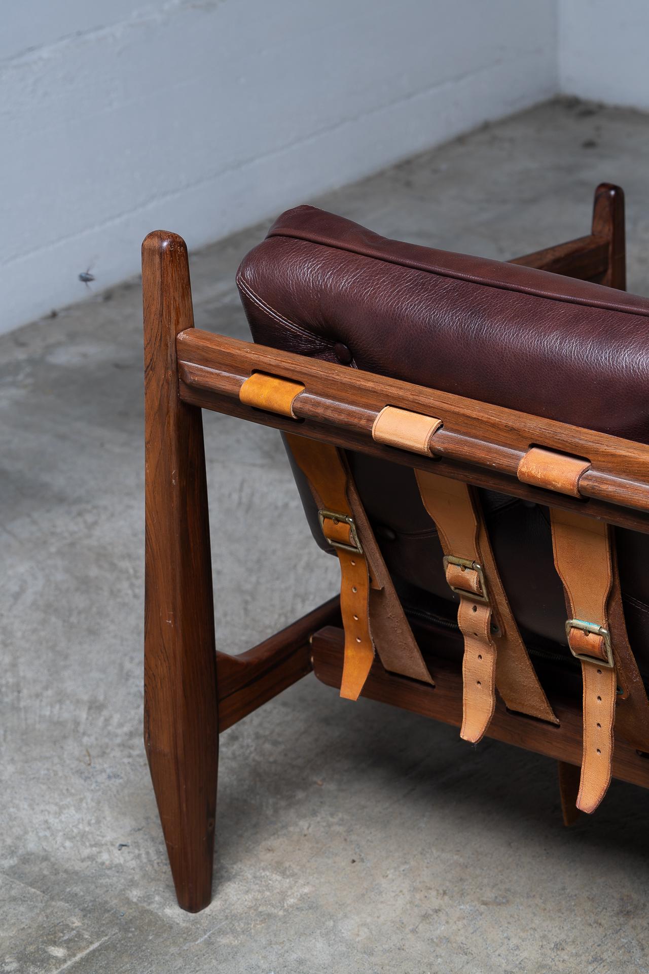Extremely Rare 1960s “Saci” Sofa by Jean Gillon for WoodArt in Solid Jacaranda For Sale 2