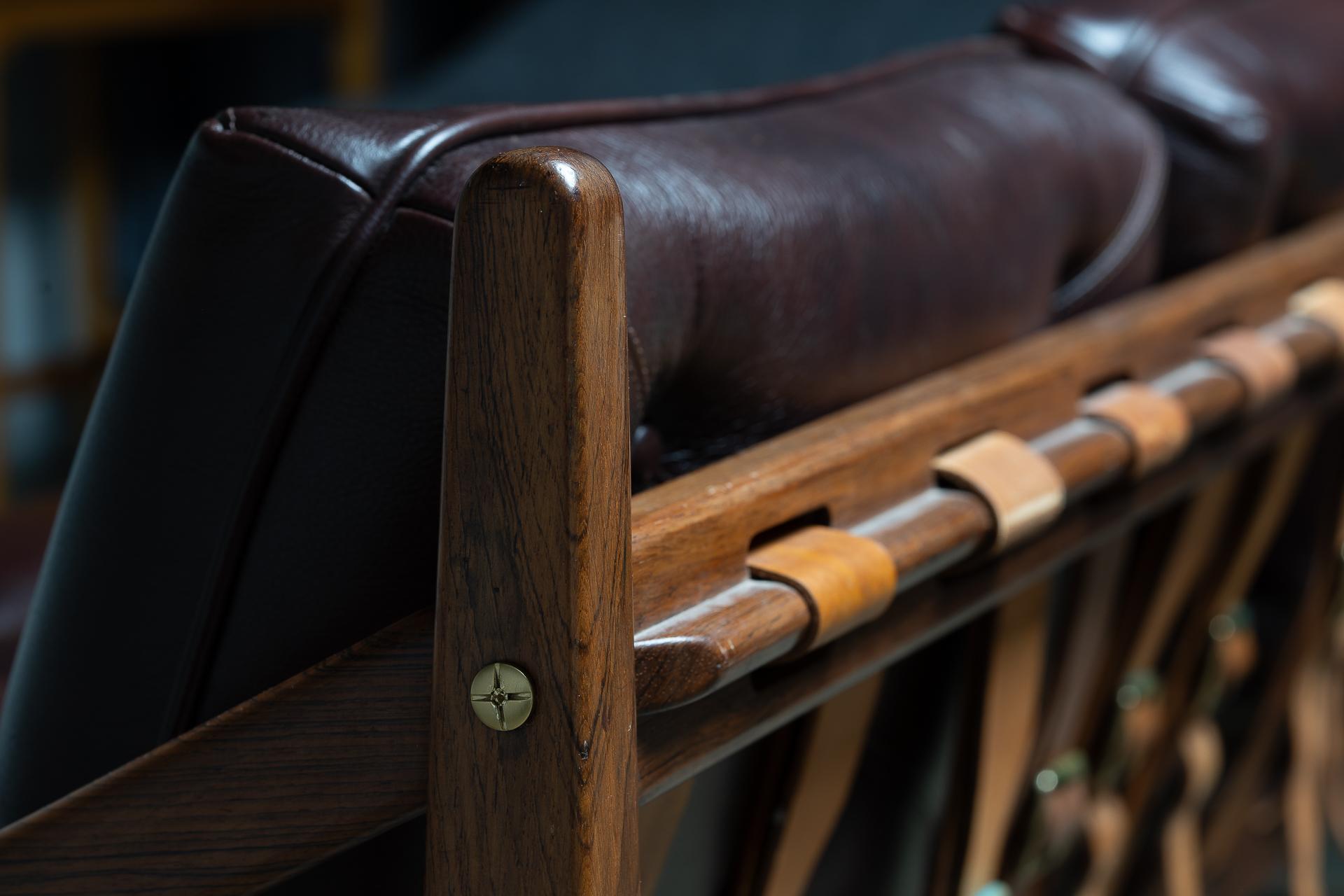 Extremely Rare 1960s “Saci” Sofa by Jean Gillon for WoodArt in Solid Jacaranda For Sale 3