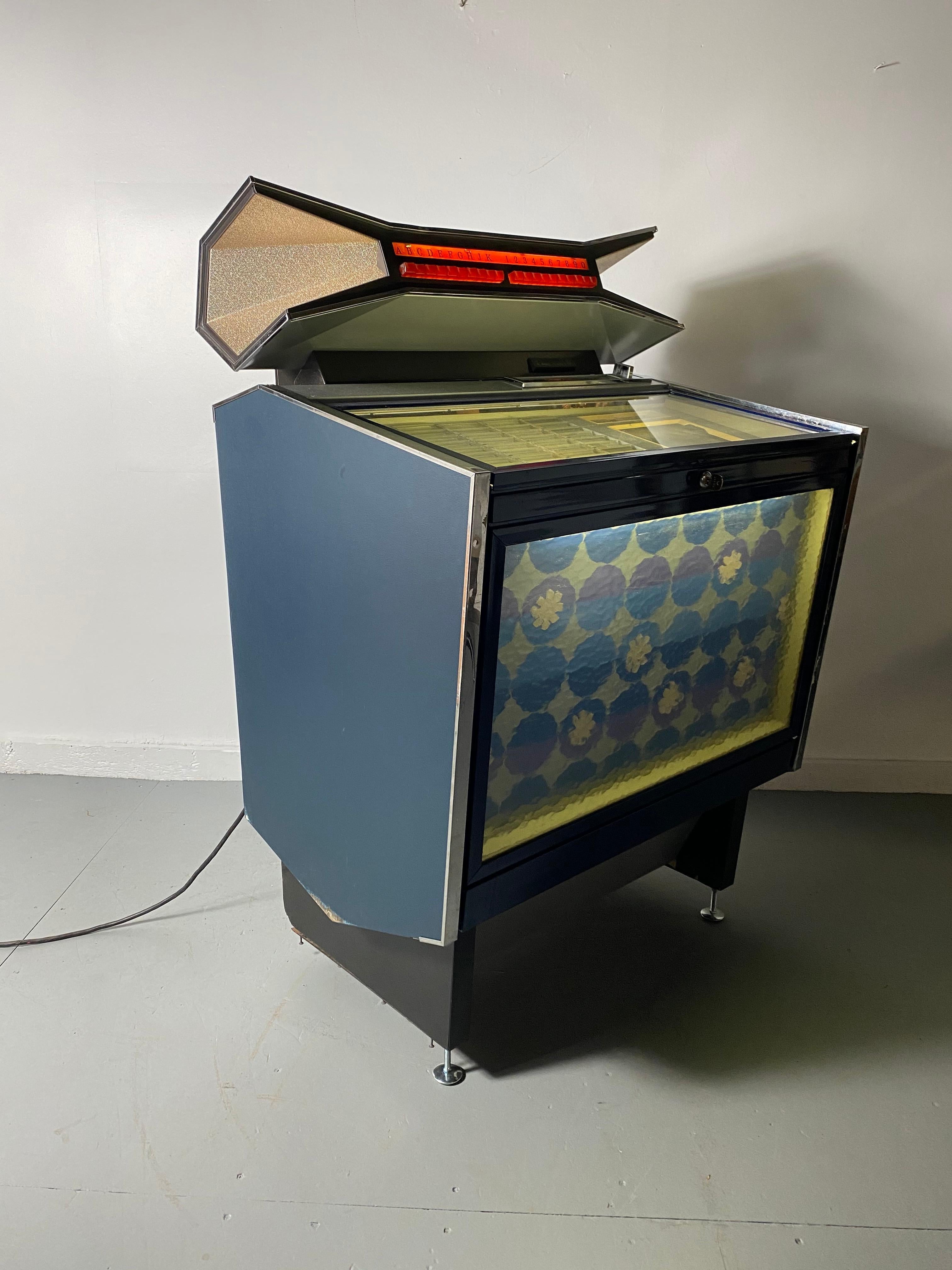 Extremely Rare AMI / Rowe CMM1 Cadette Jukebox, Modernist, Jetsons Design In Good Condition In Buffalo, NY