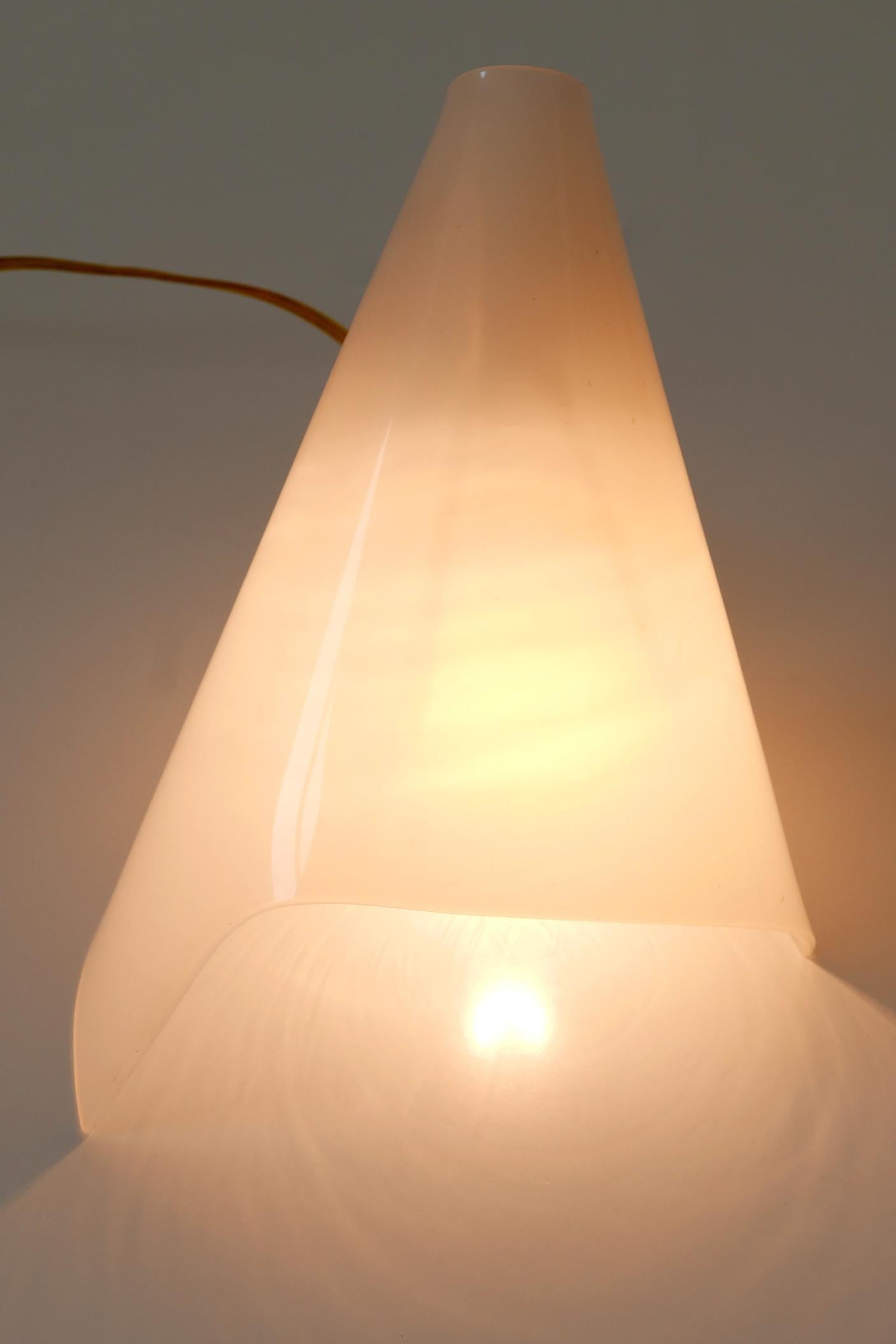 Extremely Rare and Lovely Mid-Century Modern Lucite Table Lamp Sweden 1960s For Sale 7