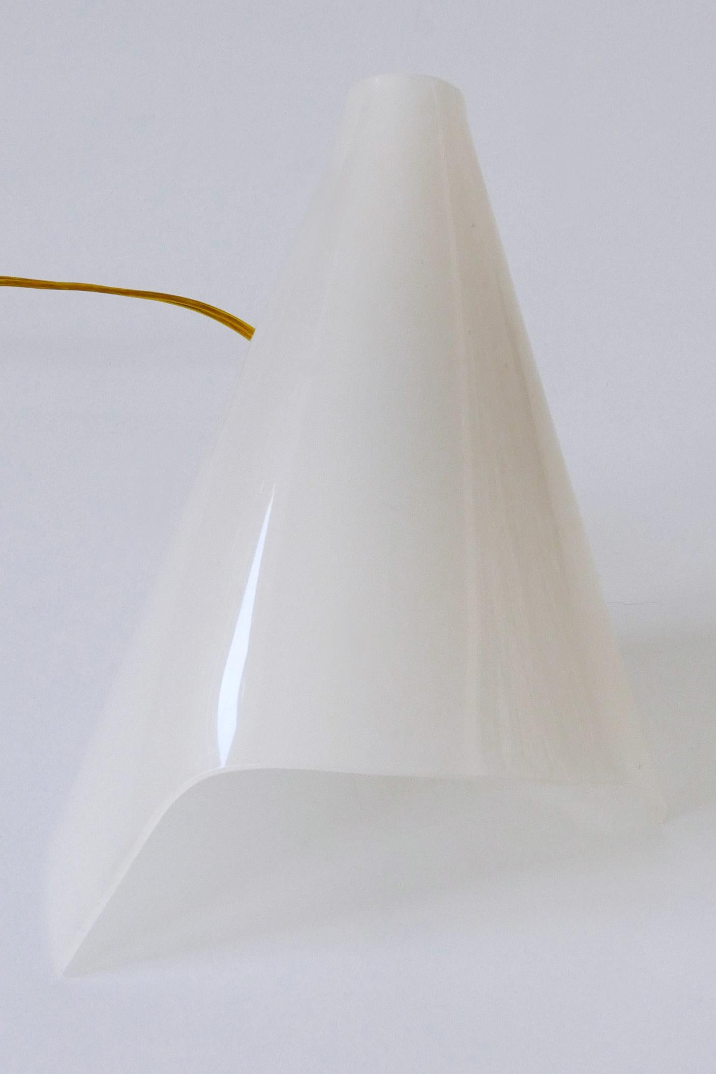 Extremely Rare and Lovely Mid-Century Modern Lucite Table Lamp Sweden 1960s For Sale 4