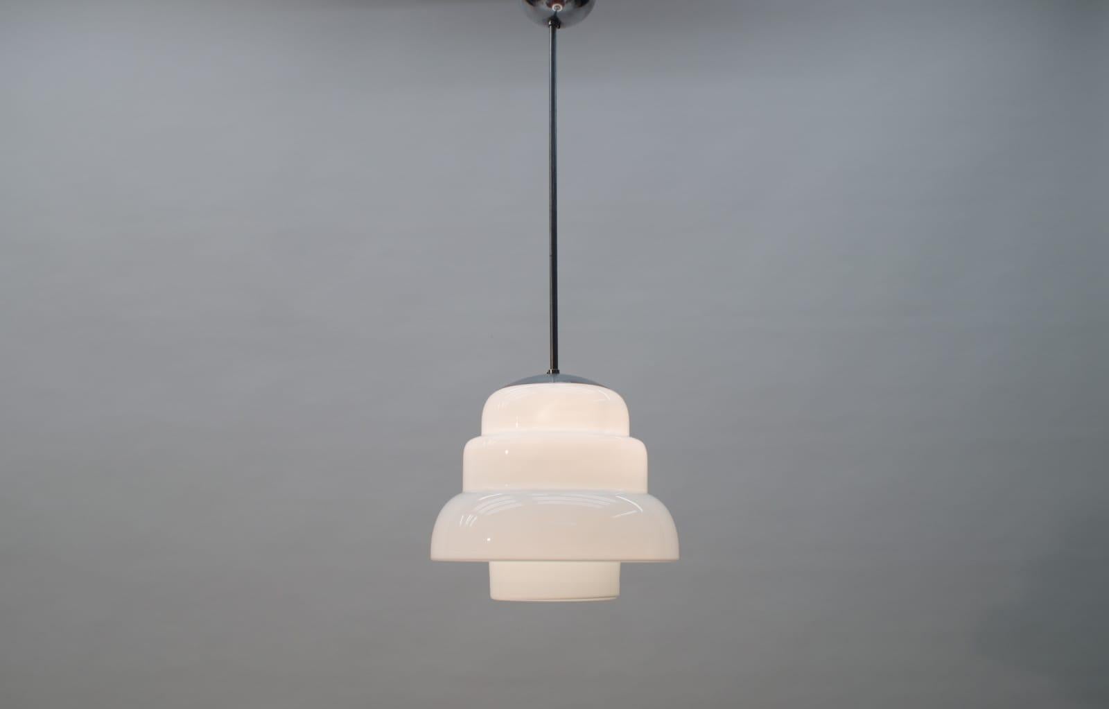 Extremely Rare Art Deco Stepped Milk Glass Lamp, 1930s, Germany 7
