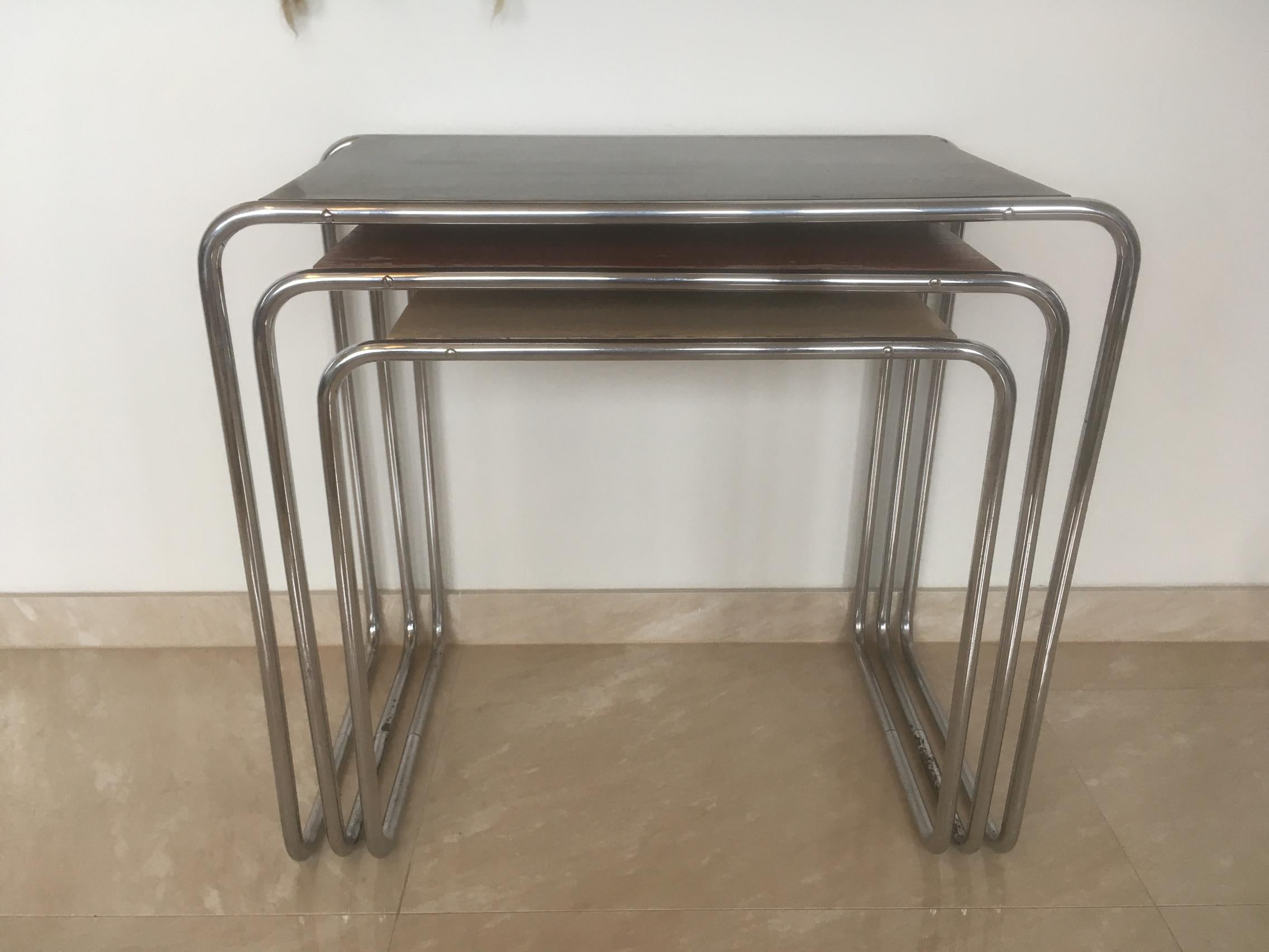 - 1930s
- Czechoslovakia
- Designed by Marcel Breuer
- Model B9
- Manufacturer: Mucke Melder (licensed for Thonet)
- Very good original condition with original colors
- Colored tables practically not seen this time
- Marked by Manufacturer.