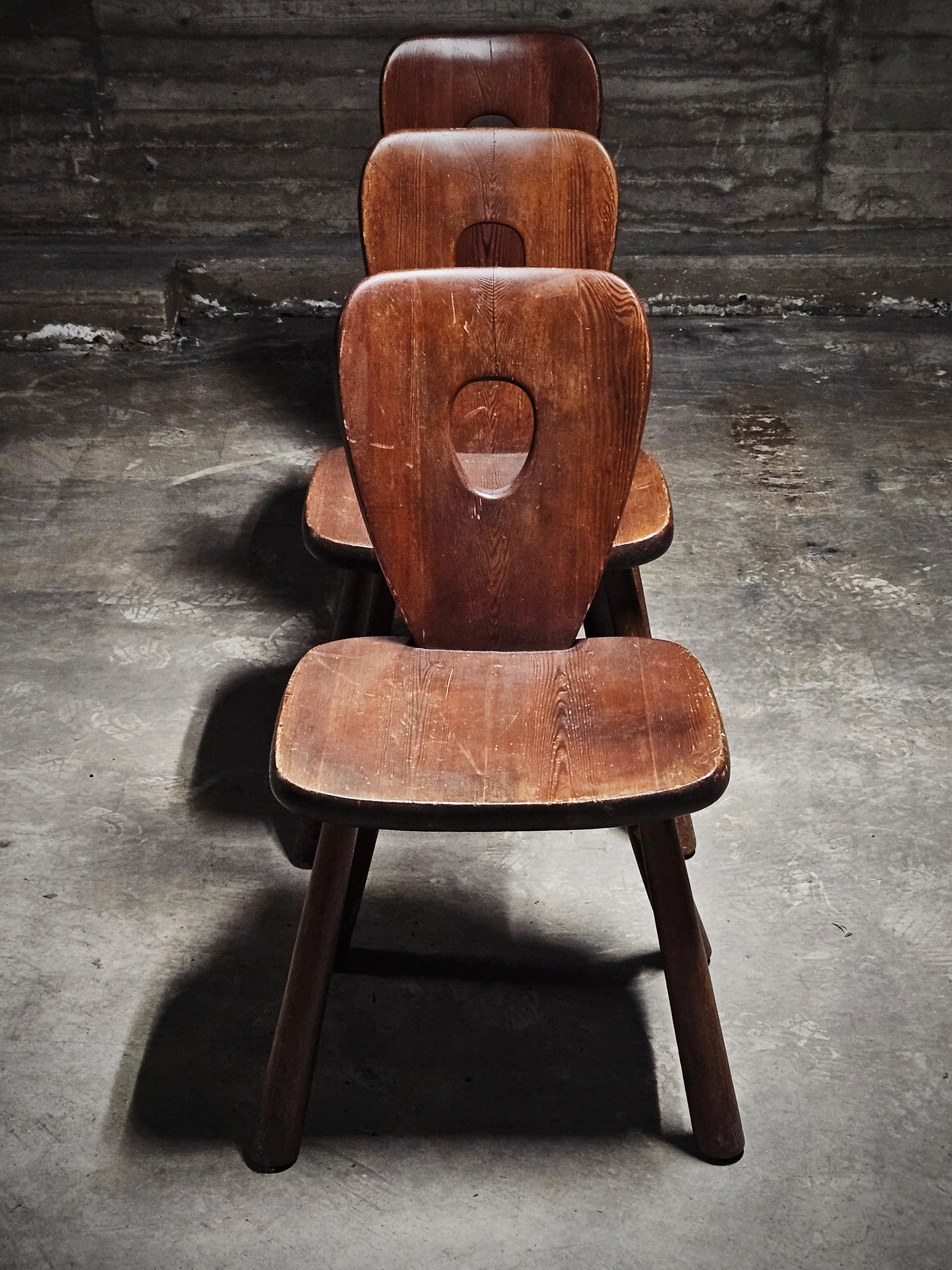 Swedish Extremely rare Bo Fjaestad pine chairs, Arvika Konsthantverk, Sweden, 1930s For Sale