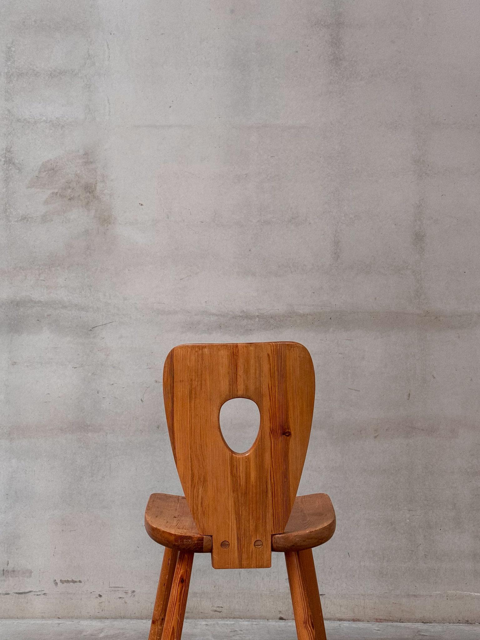 Äußerst seltene Bo Fjaestad Kiefernholzstühle, Arvika Konsthantverk, Schweden, 1950er Jahre im Angebot 1
