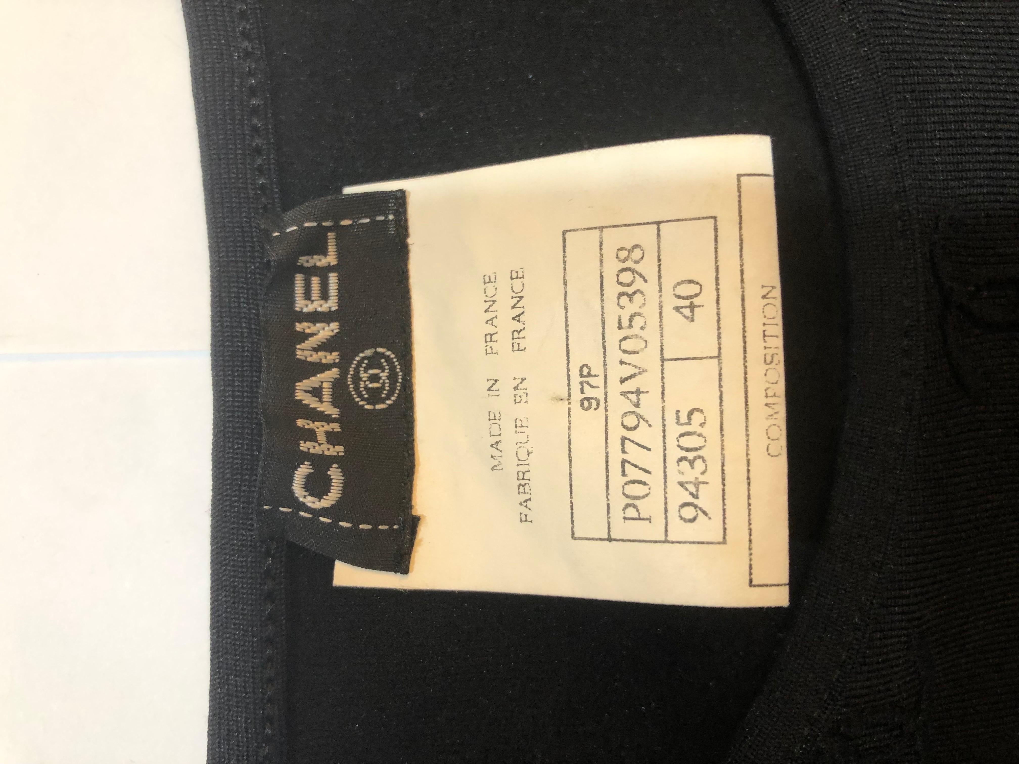 Extremely Rare Chanel CC Logo Cropped T-shirt Black 1996 In Good Condition For Sale In Hoffman Estates, IL