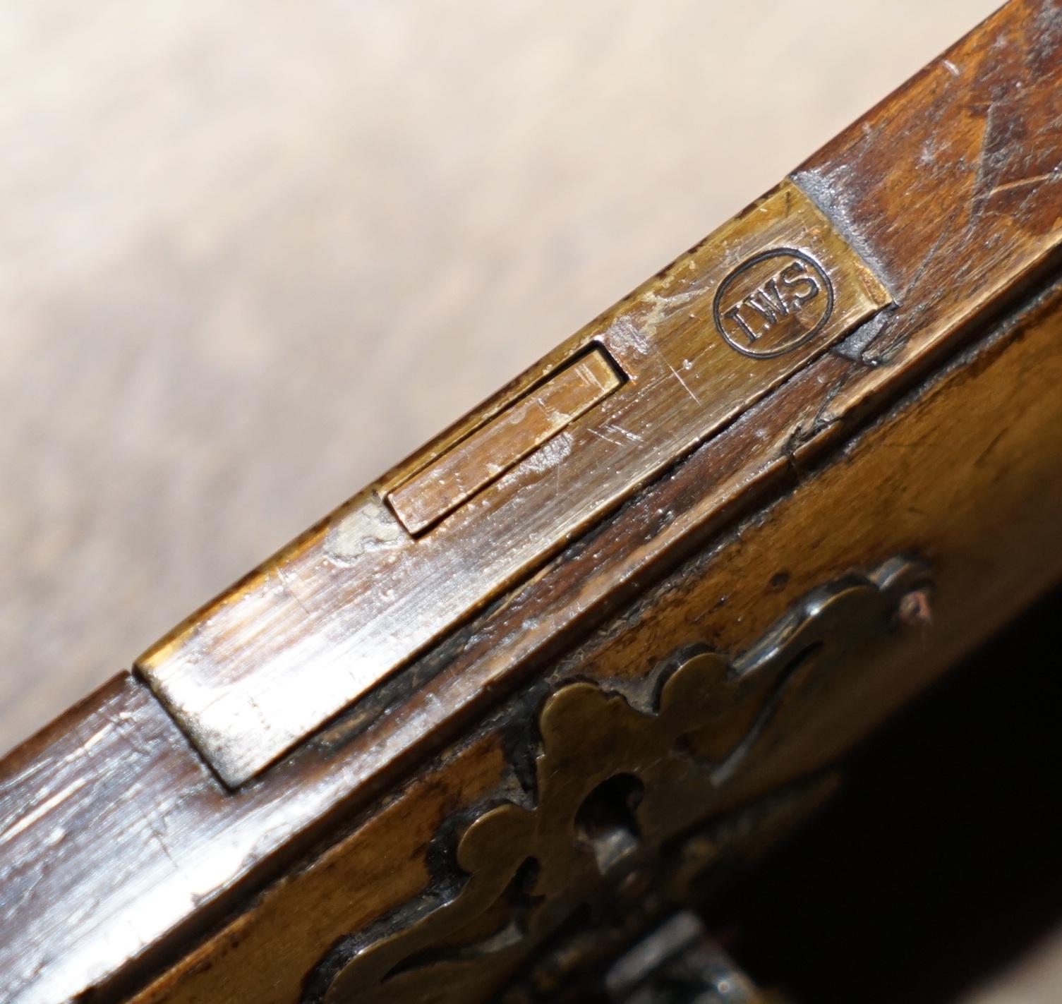 Extremely Rare circa 1815 Regency Solid Burr Walnut Cushion Drawer Pedestal Desk 14