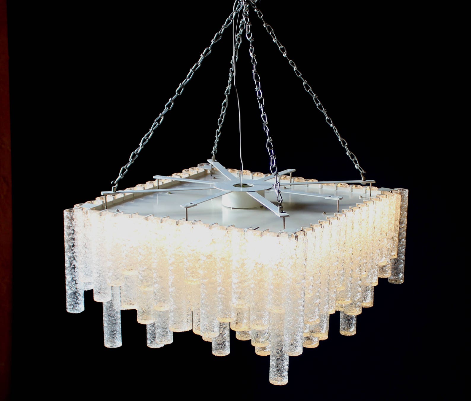 FANTASTIC DORIA FÜRTH GIGANTIC CRYSTAL GLASS PLAFONIERE

8 LIGHTS & 148 GRAND CLOSED HAND-MADE GLASS TUBES

DIAMETER 34 INCHES HEIGHT OF THE BODY 15 INCHES 

SPECTACULAR RARE & ELEGANT 8 LIGHTS (E27) FINE CRYSTAL BALLROOM CHANDELIER 1970´s / DORIA /