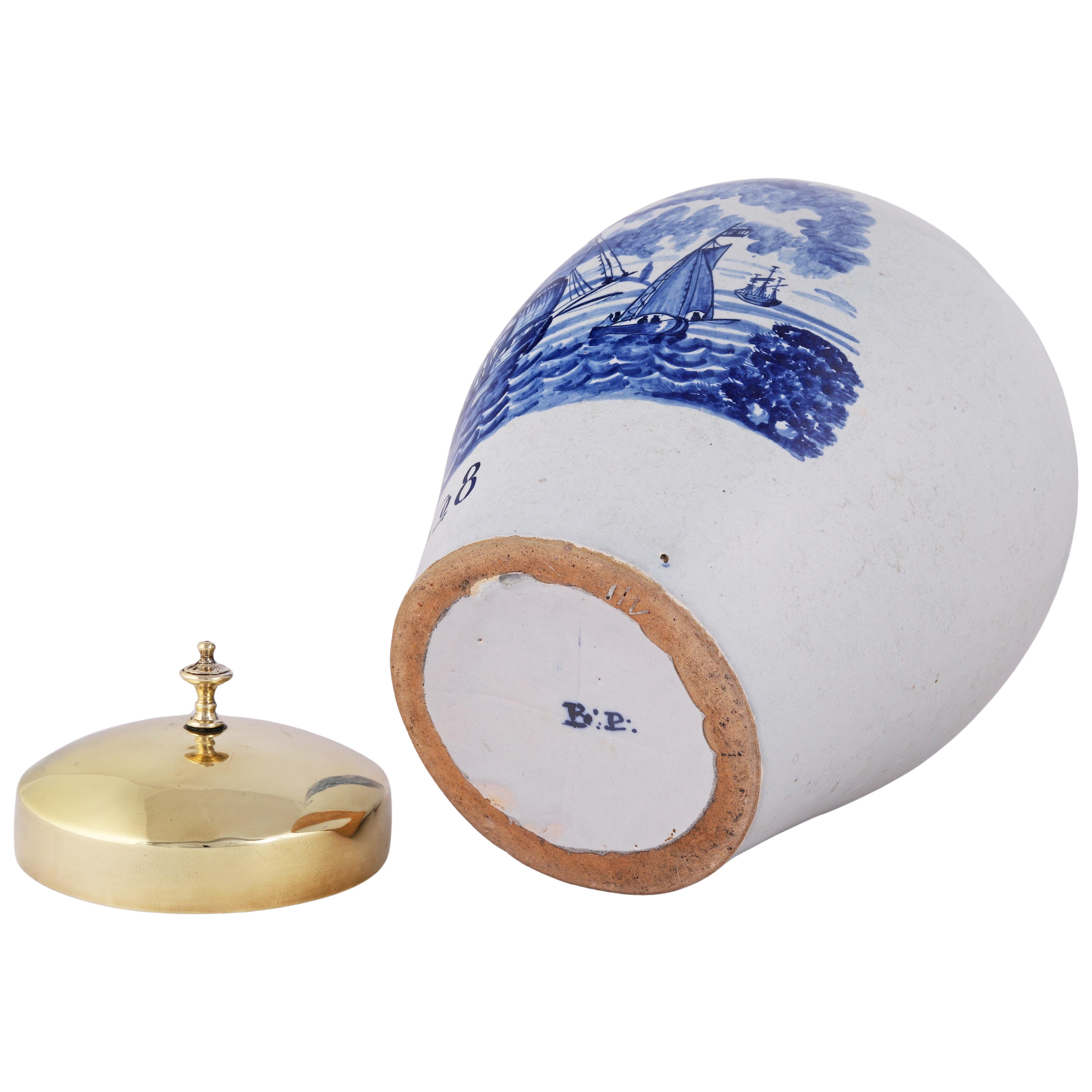Rarísima Tabaquera Holandesa de Delft con Barcos y Tapa Original, Siglo XVIII en Bueno estado para la venta en AMSTERDAM, NH