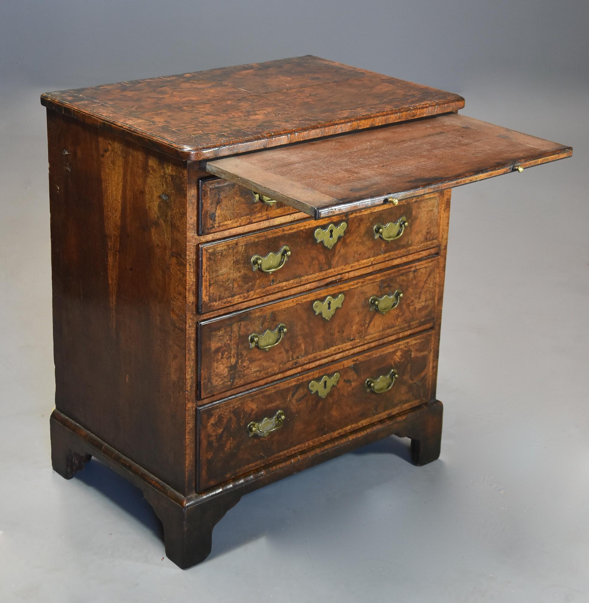 Extremely Rare Early 18th Century Walnut Chest of Drawers in Untouched Condition For Sale 4