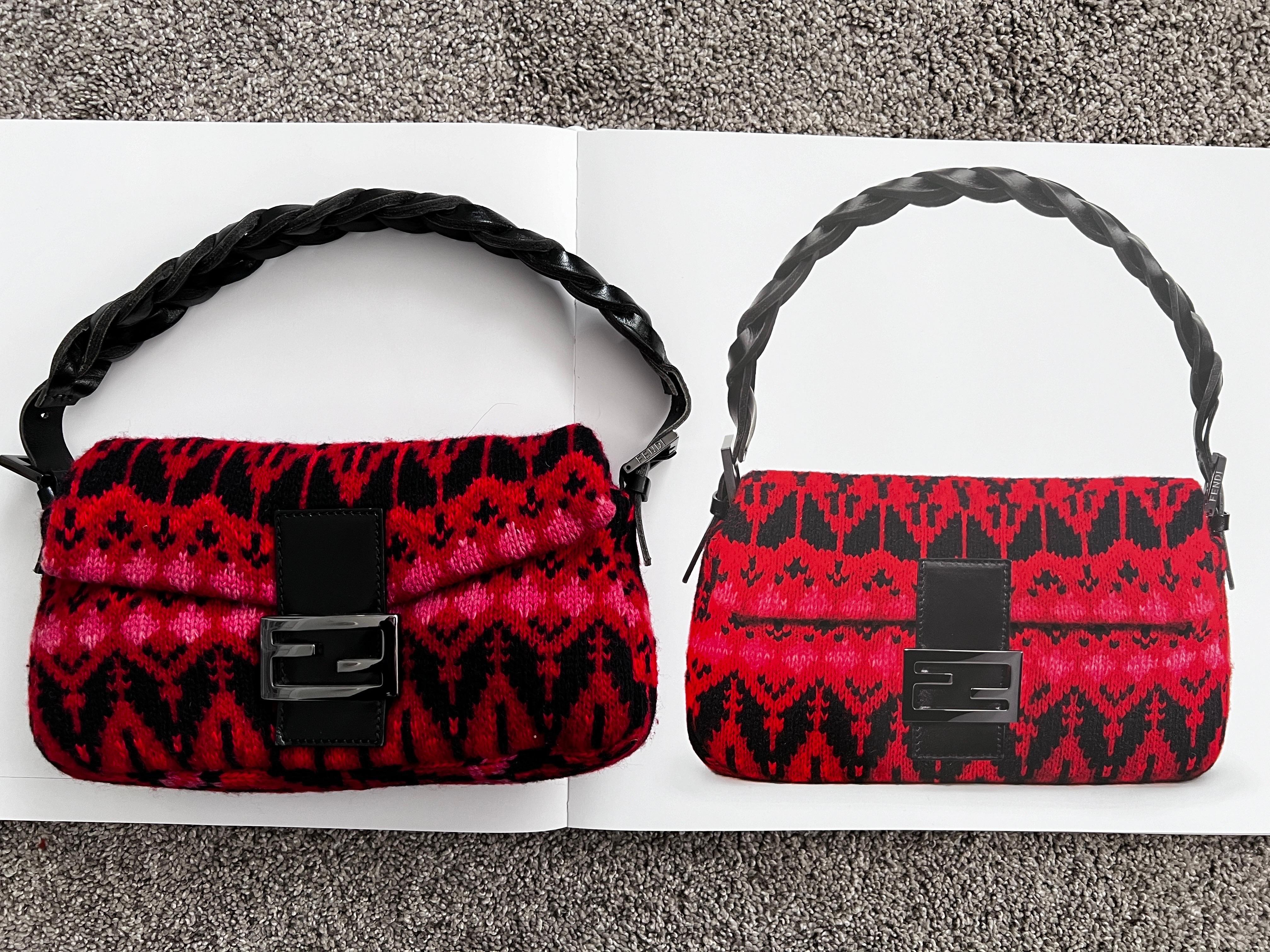 Extremely rare Fendi knitted baguette with twist leather strap   In Good Condition In Aurora, IL