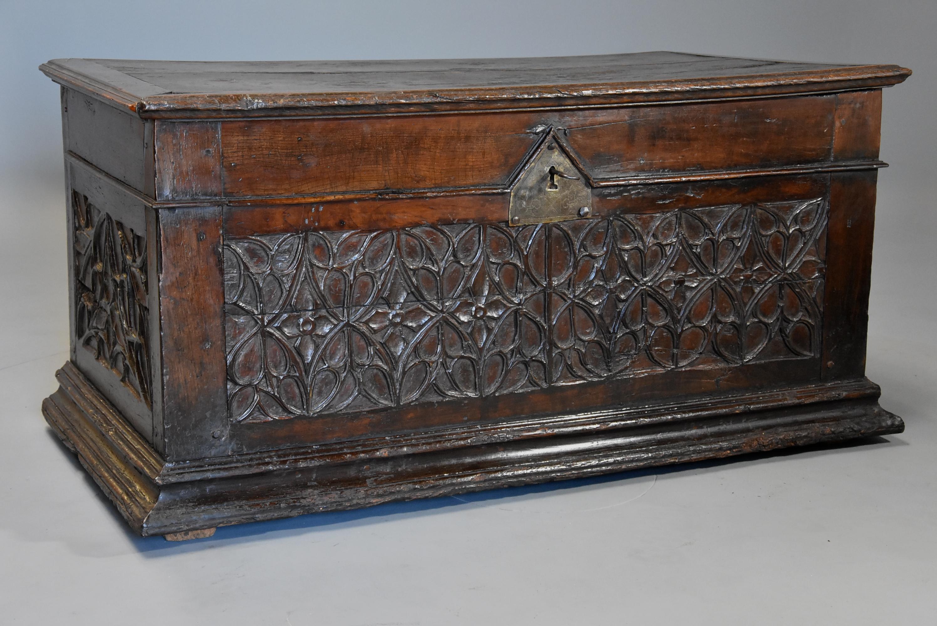 Extremely Rare French Early 16th Century Fruitwood Coffer of Superb Patina In Good Condition In Suffolk, GB