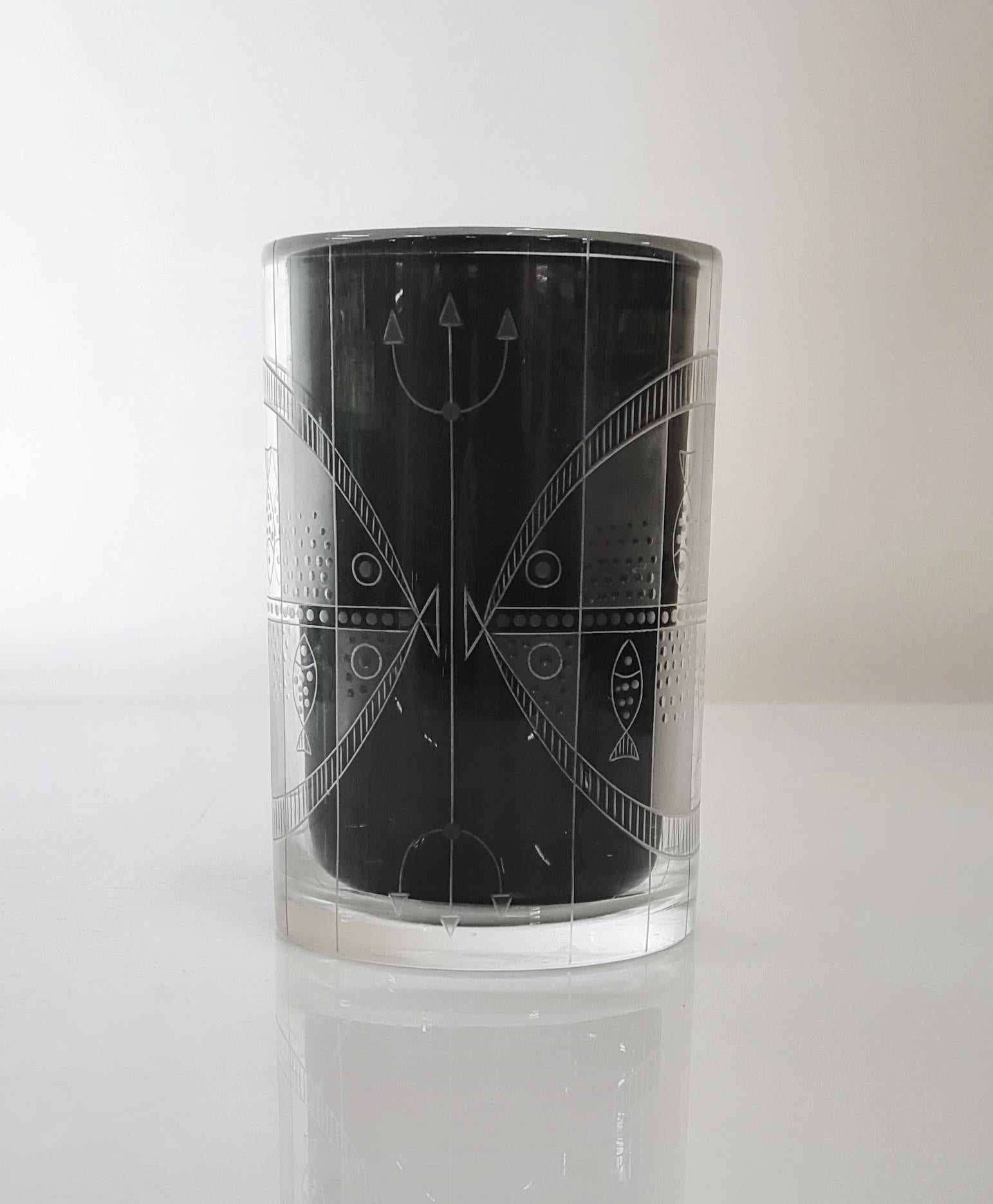 Extremely Rare Helena Tynell Engraved Vase Model for Riihimäen Lasi Oy, 1957 In Good Condition For Sale In Helsinki, FI