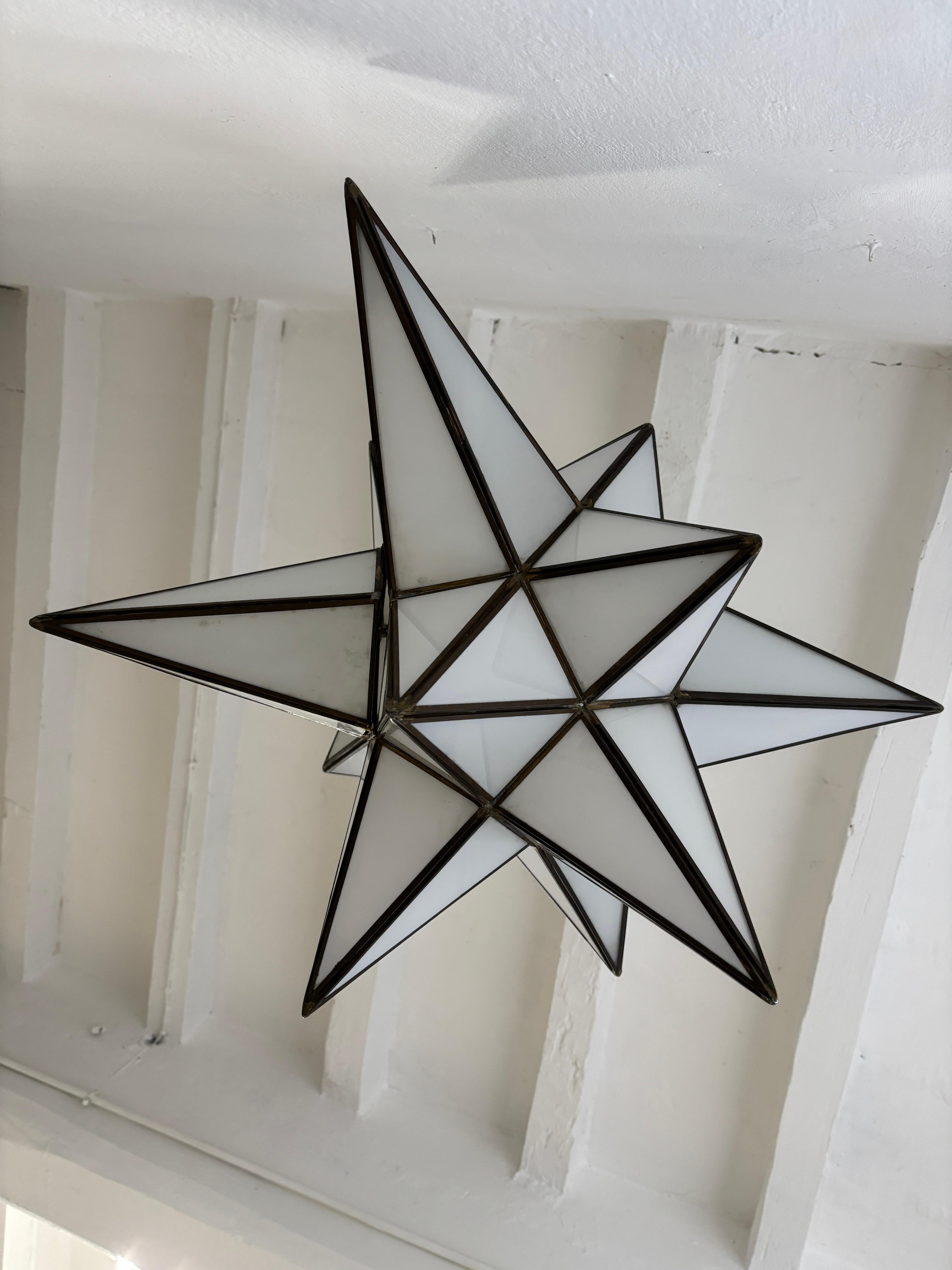 Estremamente raro: lampadario asimmetrico a stella di Moravia, bianco, del Medioevo. in vendita 1