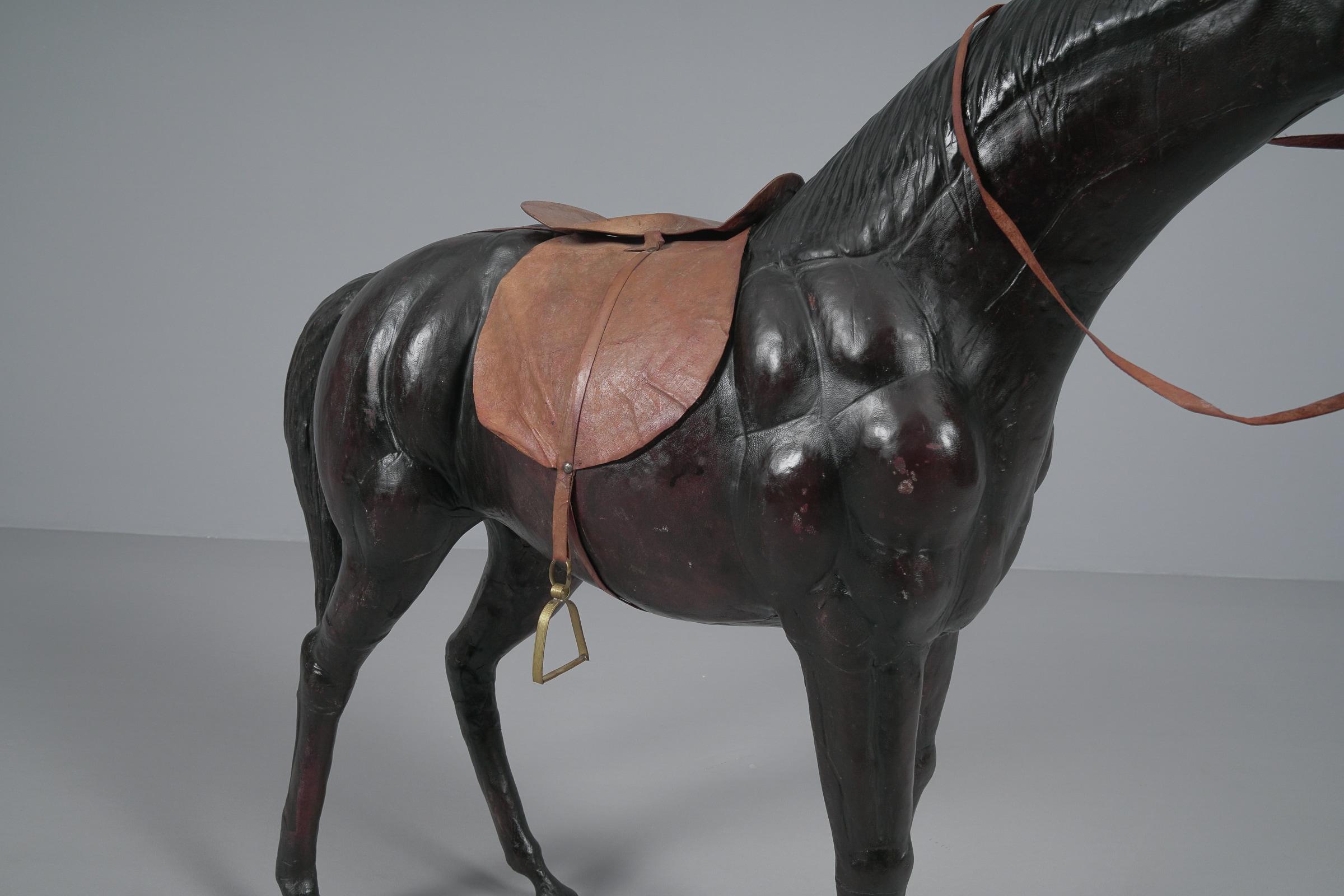 Cuir Extrêmement rare, cheval ressemblant à un grand cheval, en cuir, années 1960 en vente