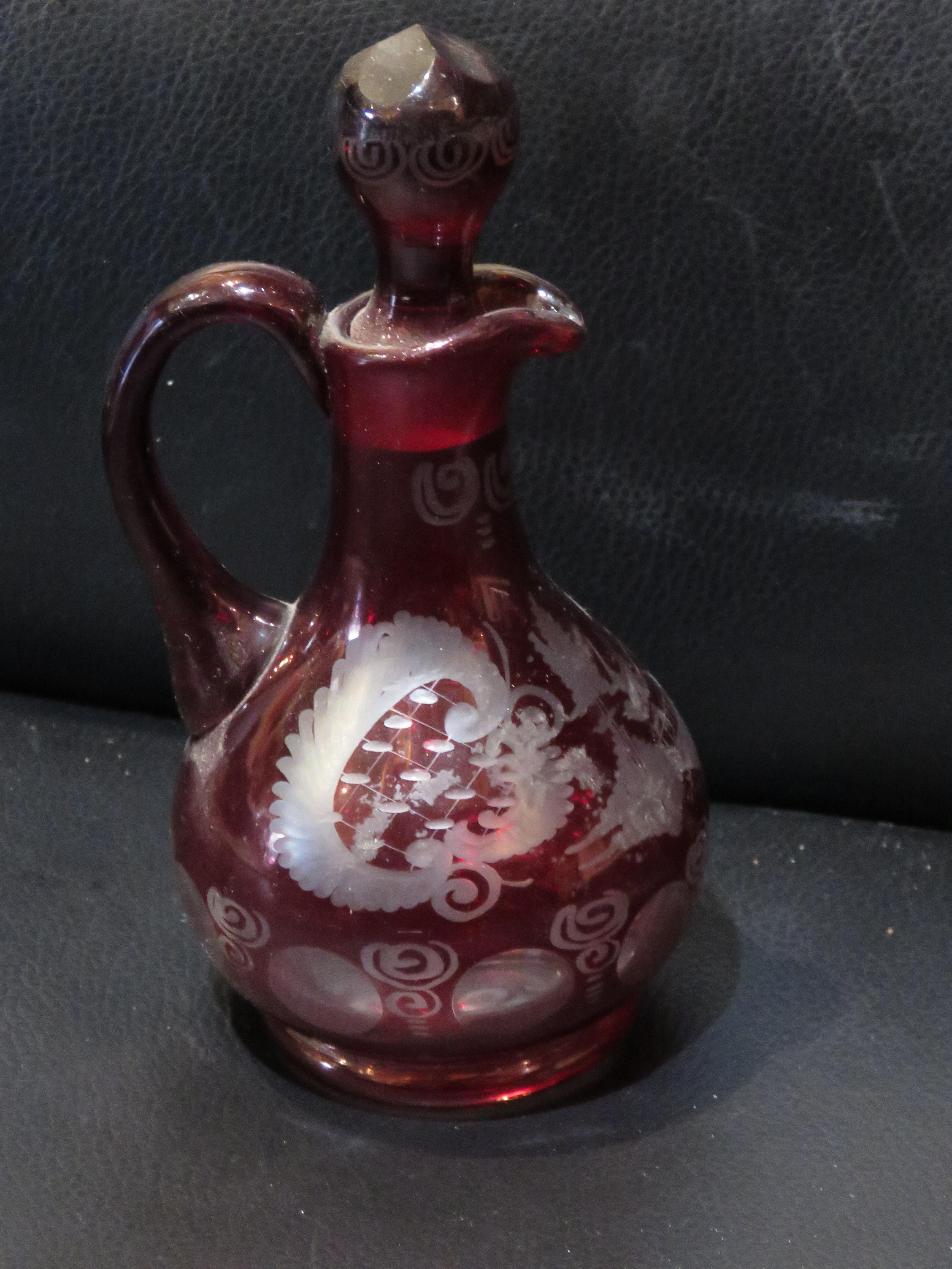 Extremely Rare Important 19th C Etched Cranberry Red to Clear Small Bottle In Good Condition For Sale In New York, NY