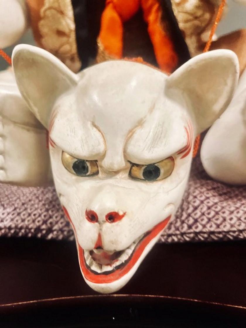 Japonisme Extrêmement rare Ningyo japonais Karakuri tenant un masque de renard, Période Edo, Ca. 1840 en vente