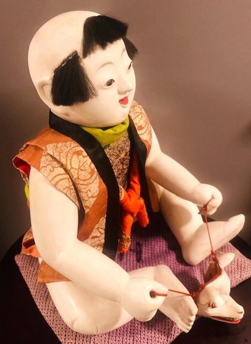 Japonais Extrêmement rare Ningyo japonais Karakuri tenant un masque de renard, Période Edo, Ca. 1840 en vente