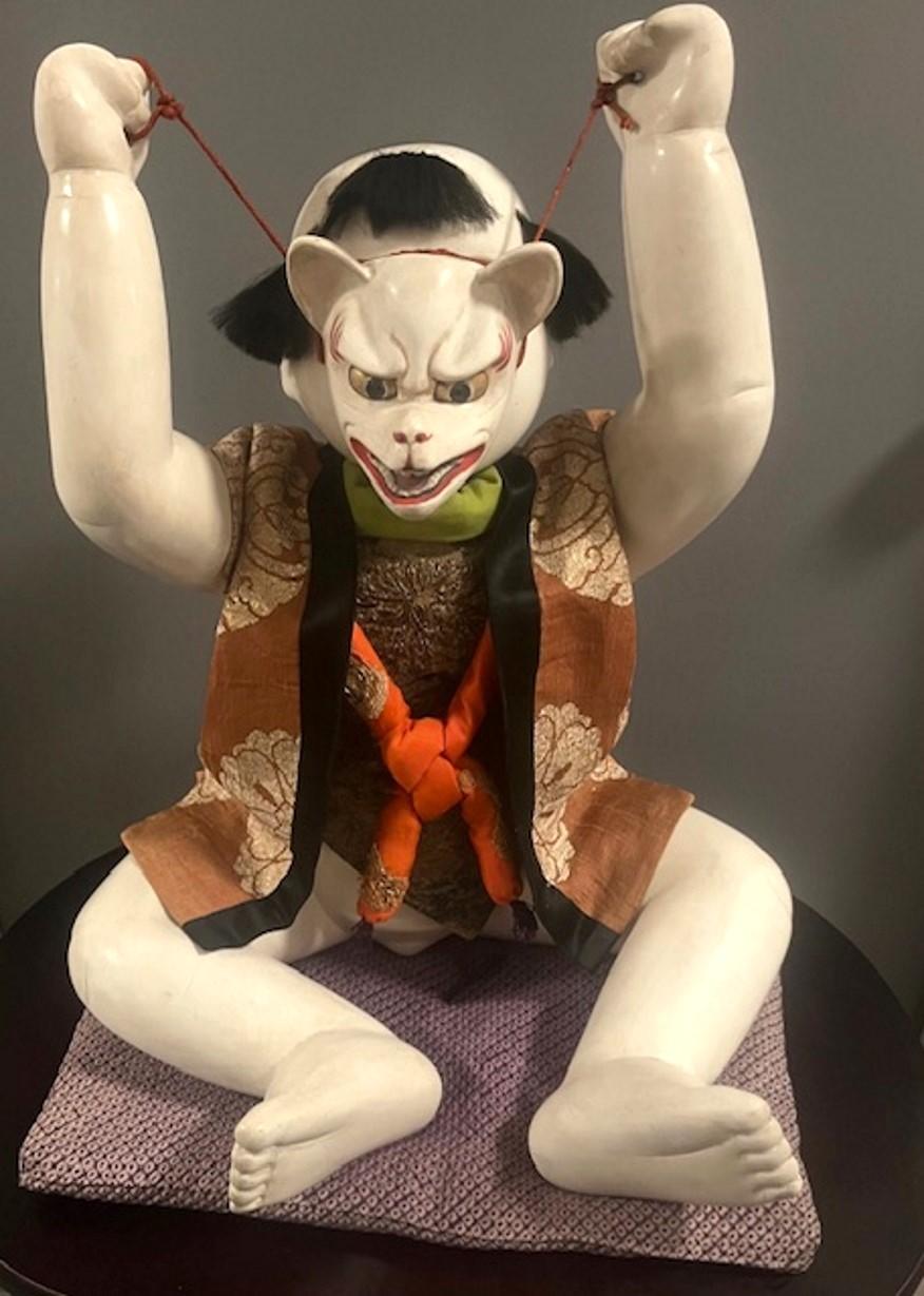 Extrêmement rare Ningyo japonais Karakuri tenant un masque de renard, Période Edo, Ca. 1840 en vente 1