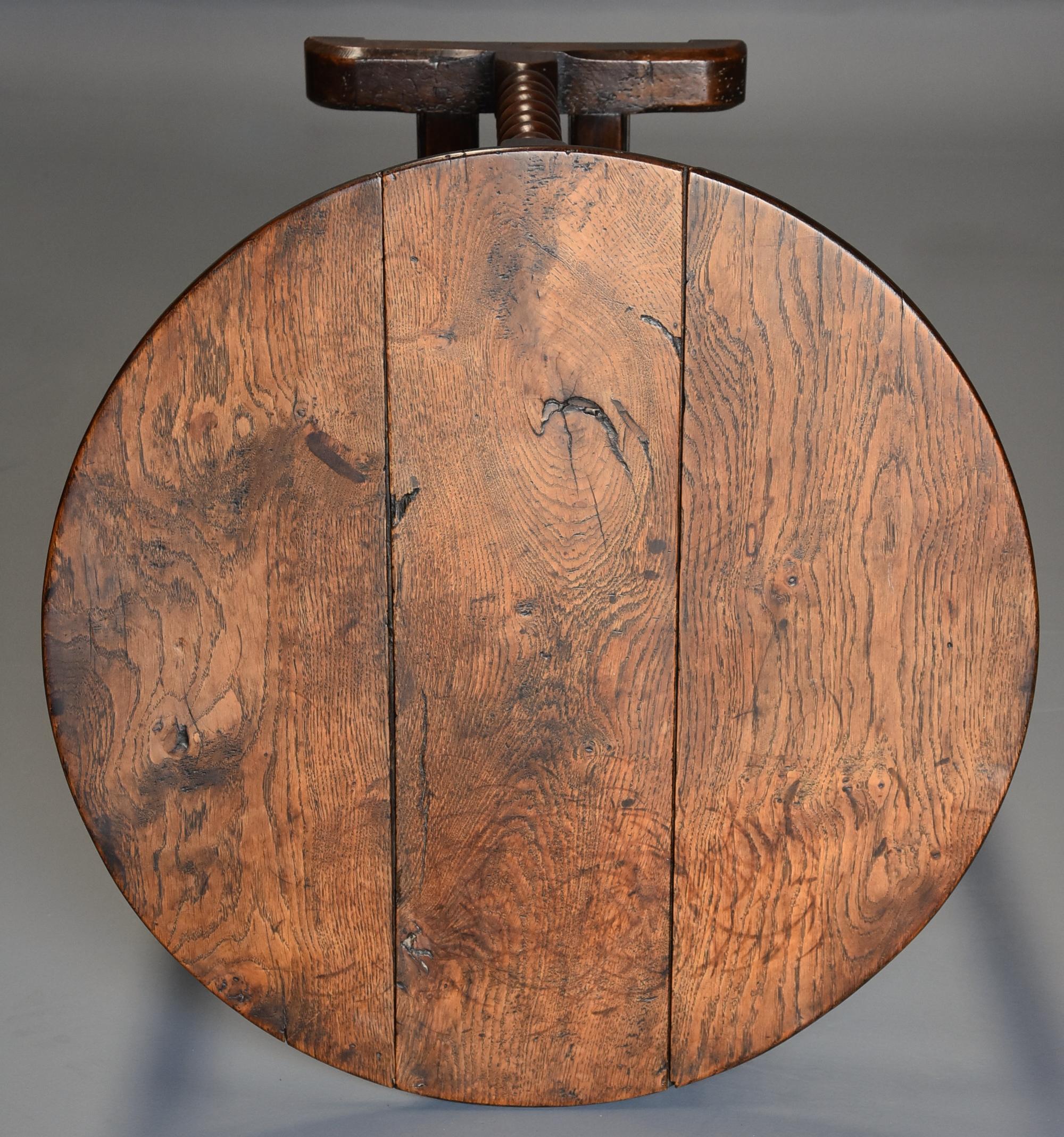 Extremely Rare Late 17th Century Oak Joined Gateleg Table of Small Proportions For Sale 1