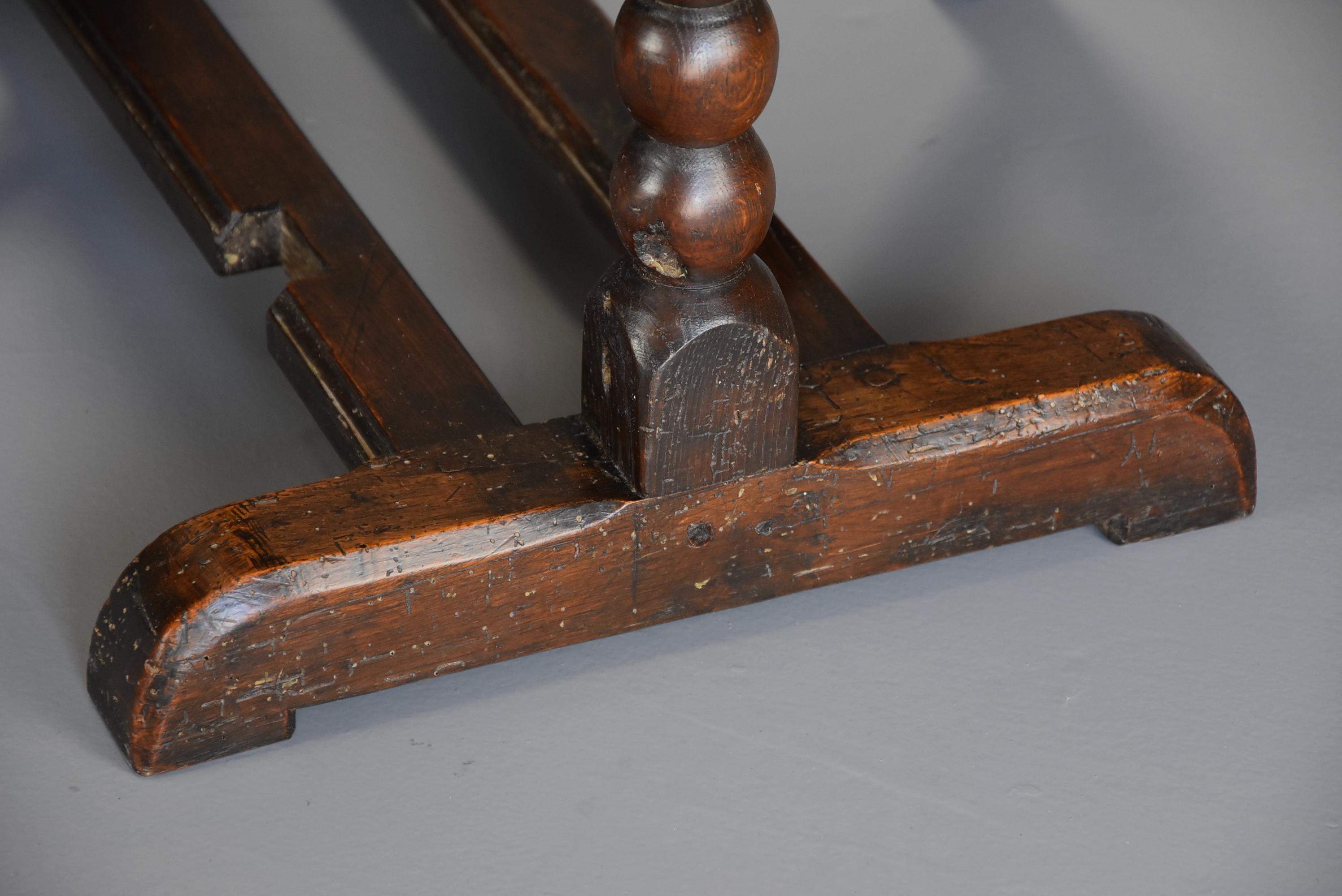 Extremely Rare Late 17th Century Oak Joined Gateleg Table of Small Proportions For Sale 2