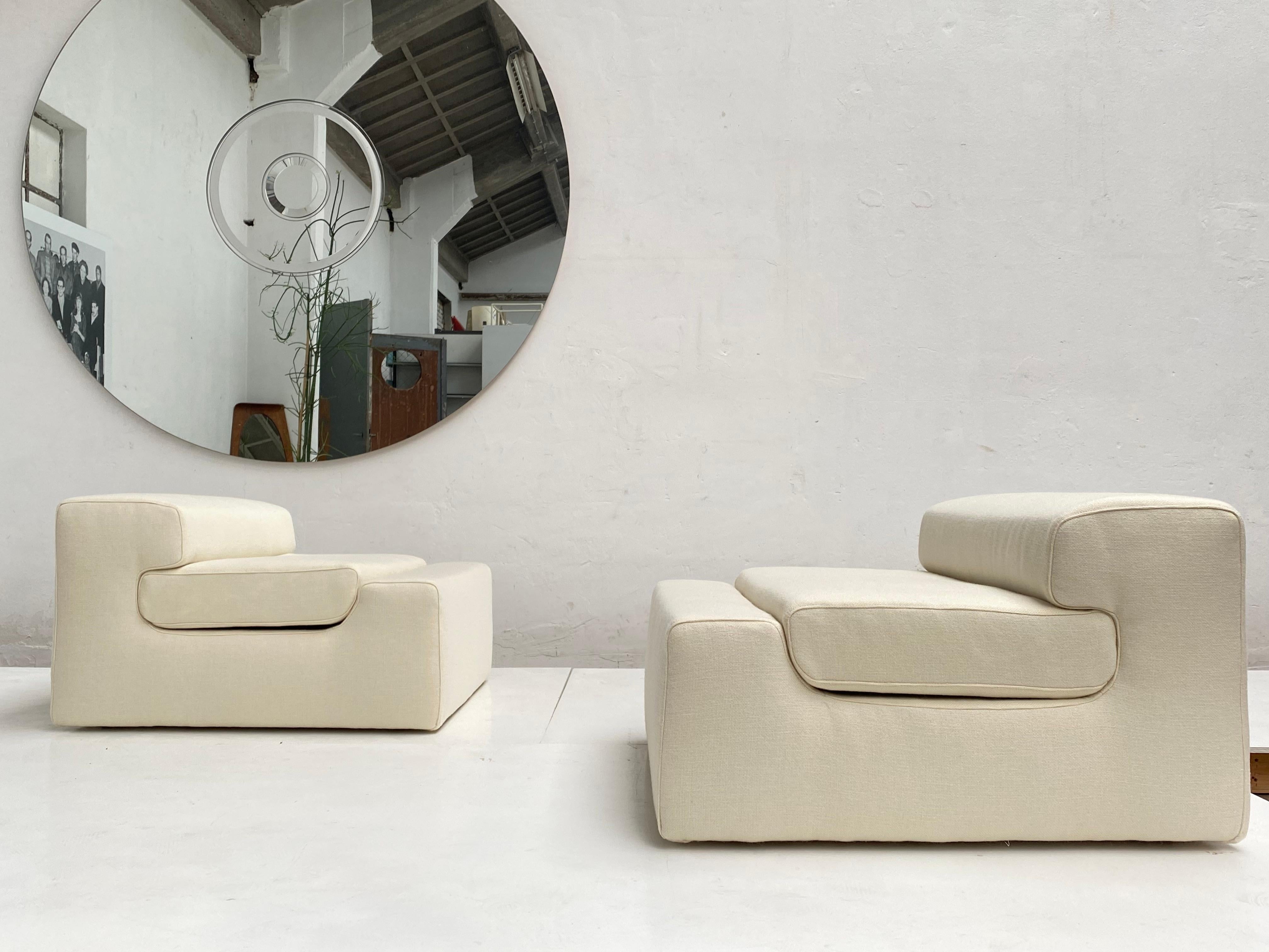 Minimalist Extremely Rare Lounge Chairs Designed by Mangiarotti for the 'Casa Vitale' 1969  For Sale