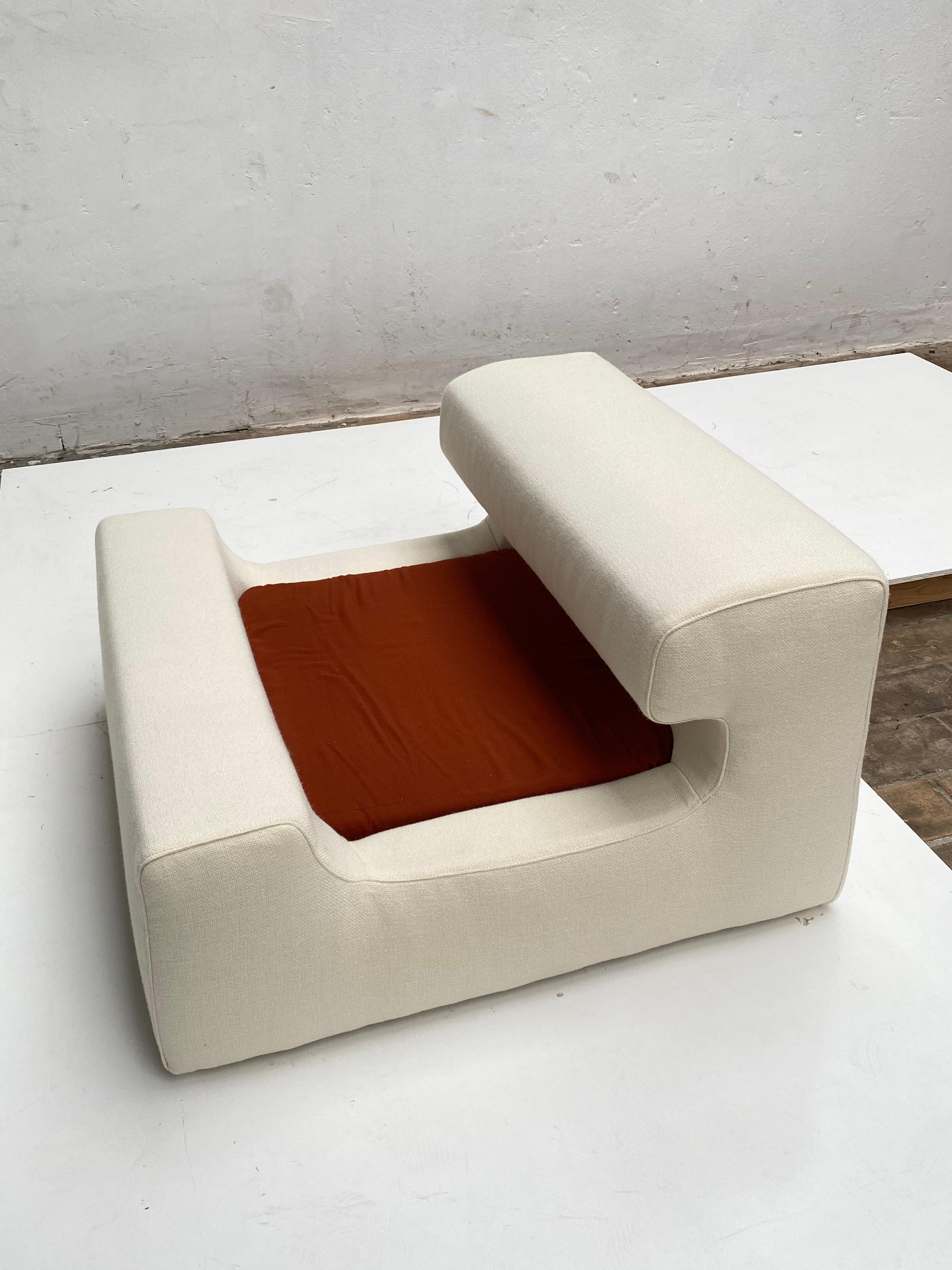 Steel Extremely Rare Lounge Chairs Designed by Mangiarotti for the 'Casa Vitale' 1969  For Sale
