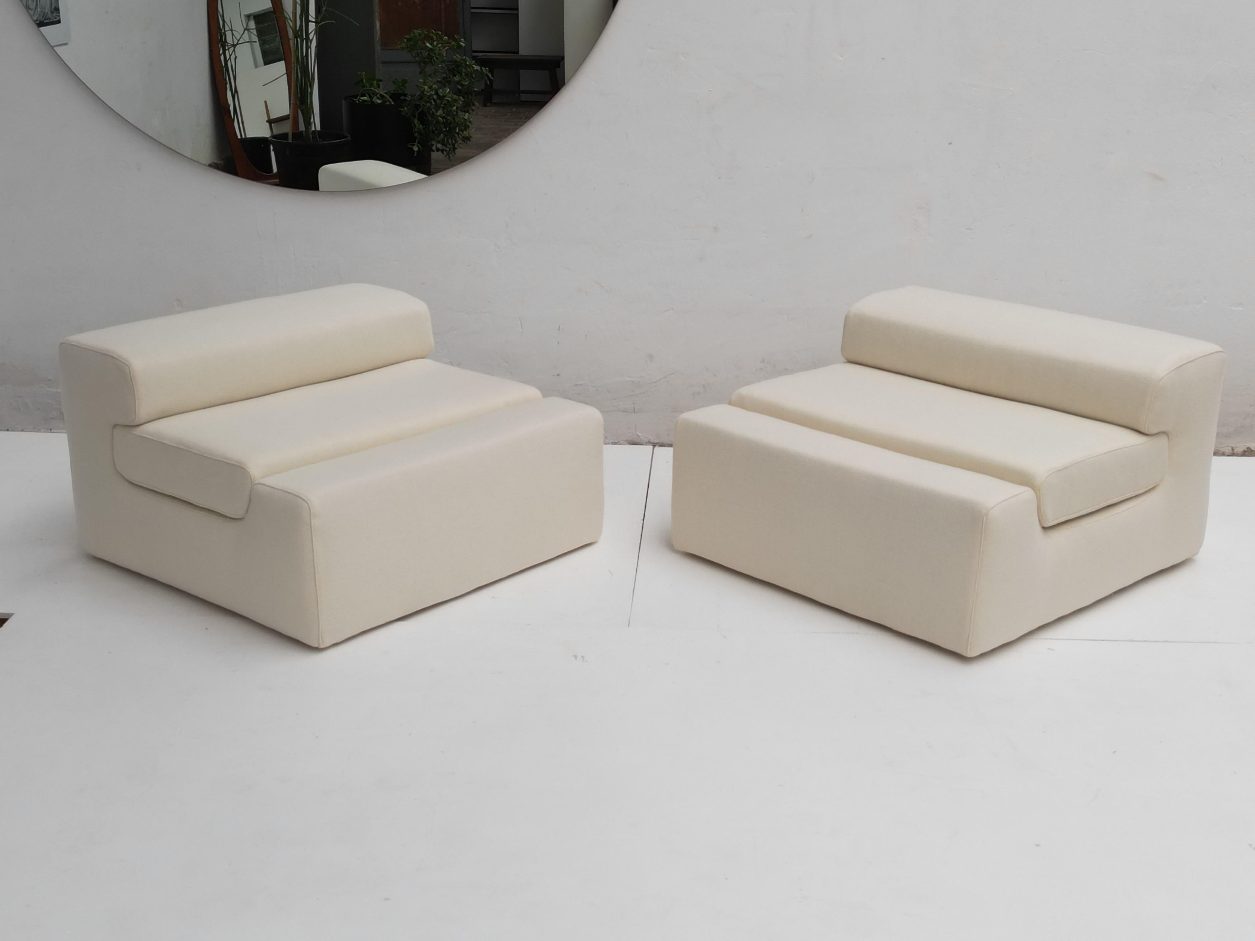 Extremely Rare Lounge Chairs Designed by Mangiarotti for the 'Casa Vitale' 1969  For Sale 1