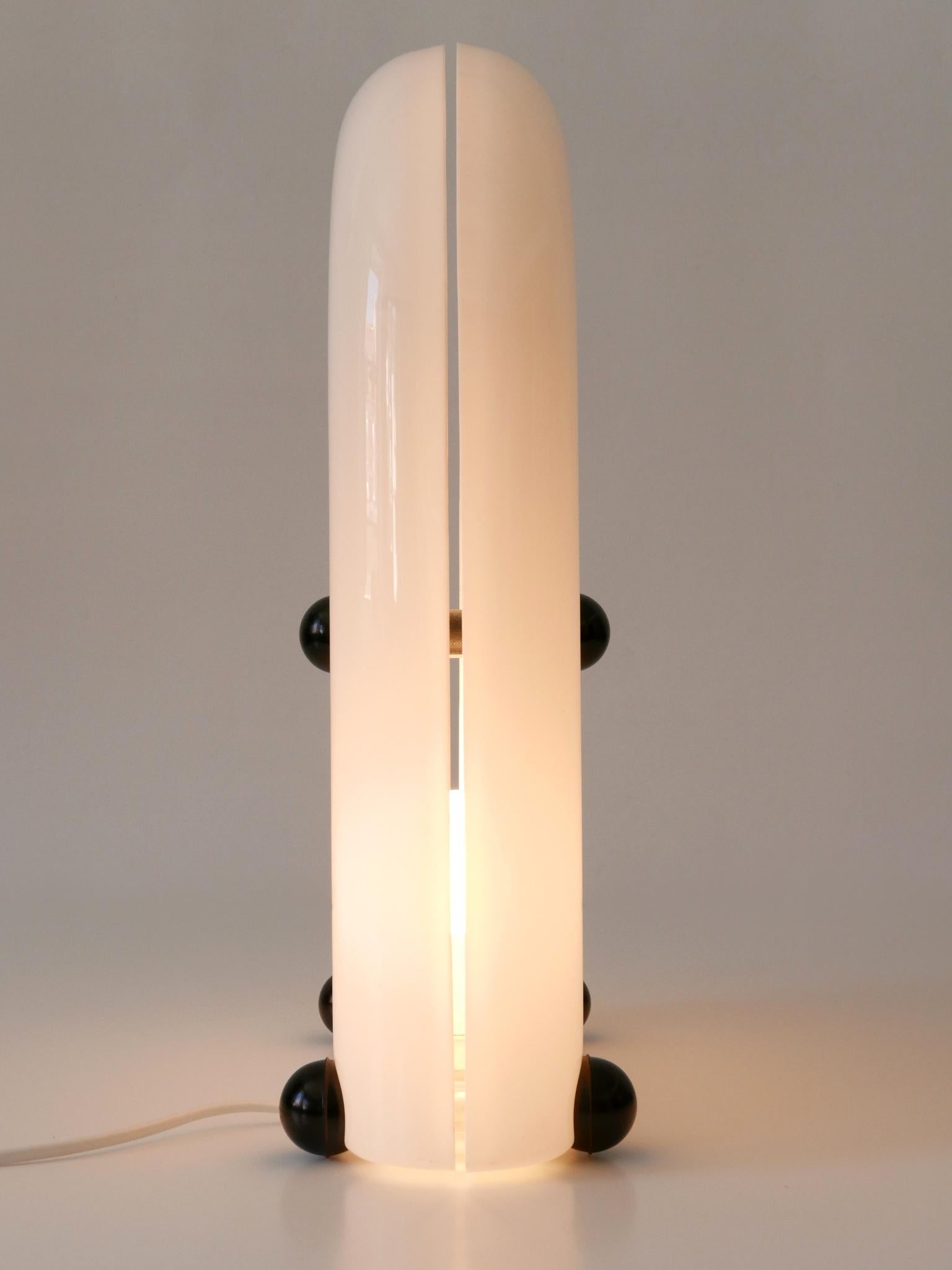 Extremely Rare Lucite Table Lamp or Floor Light by Elio Martinelli 1969 Italy For Sale 4