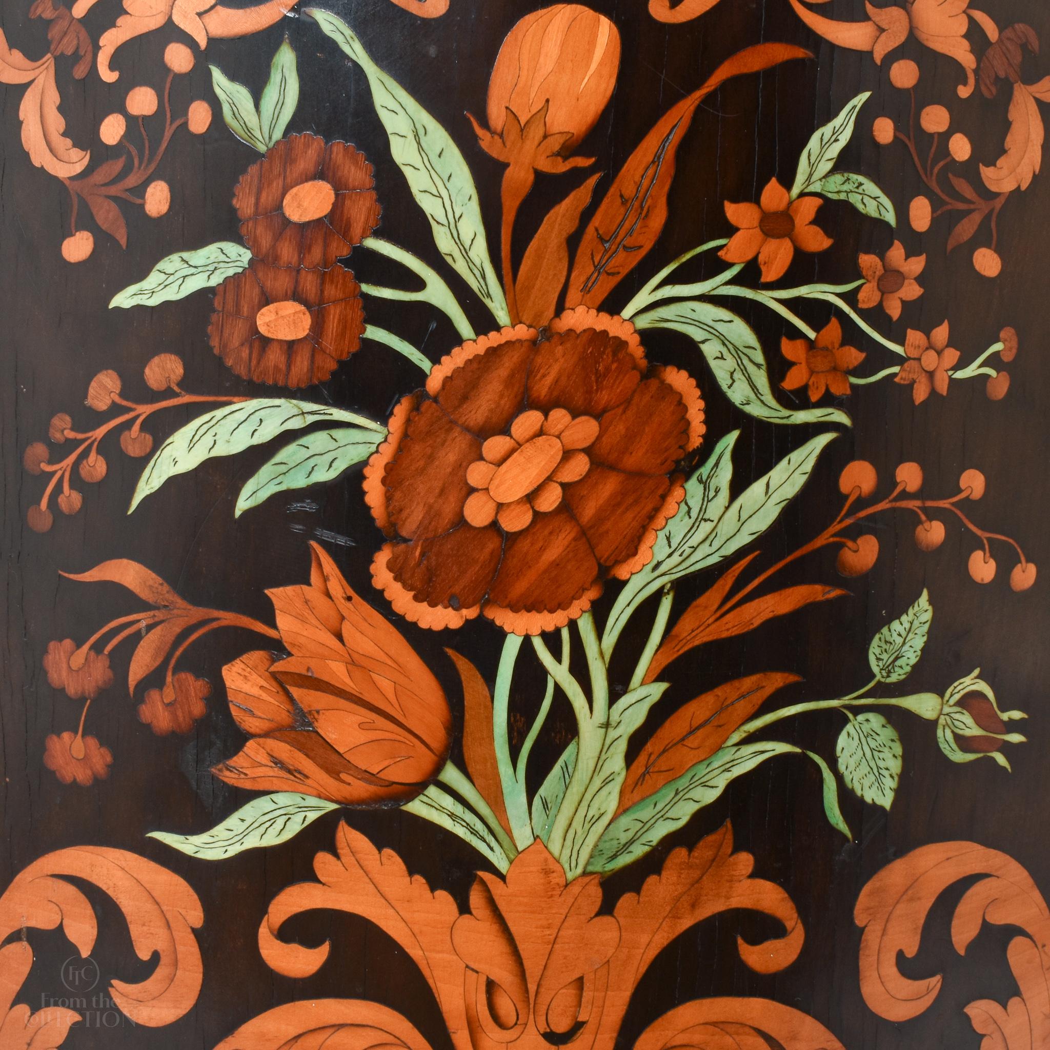  Äußerst seltene Intarsien-Eckschränke, Ormalu-Montage, um 1880 (19. Jahrhundert) im Angebot