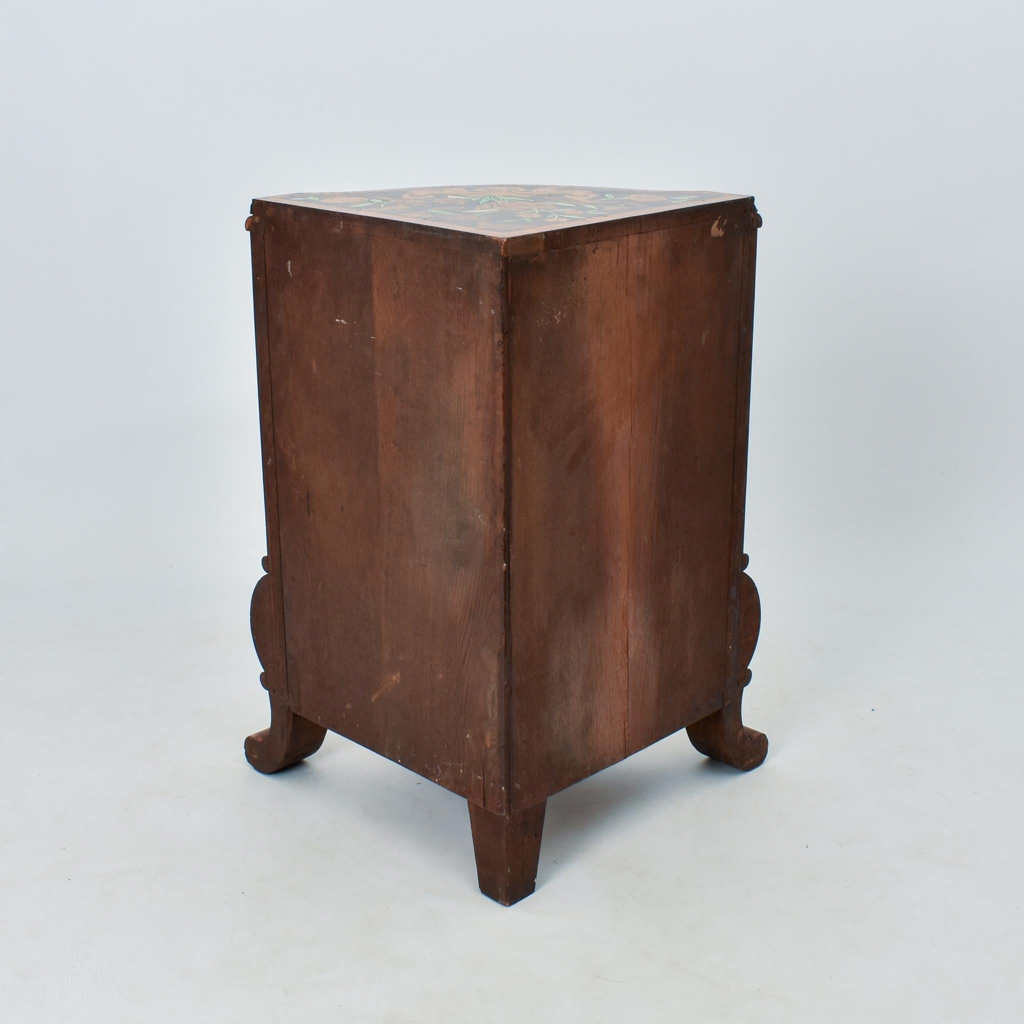 Extremely Rare Marquetry Corner Cabinets, Ormalu Mount, circa 1880 For Sale 3