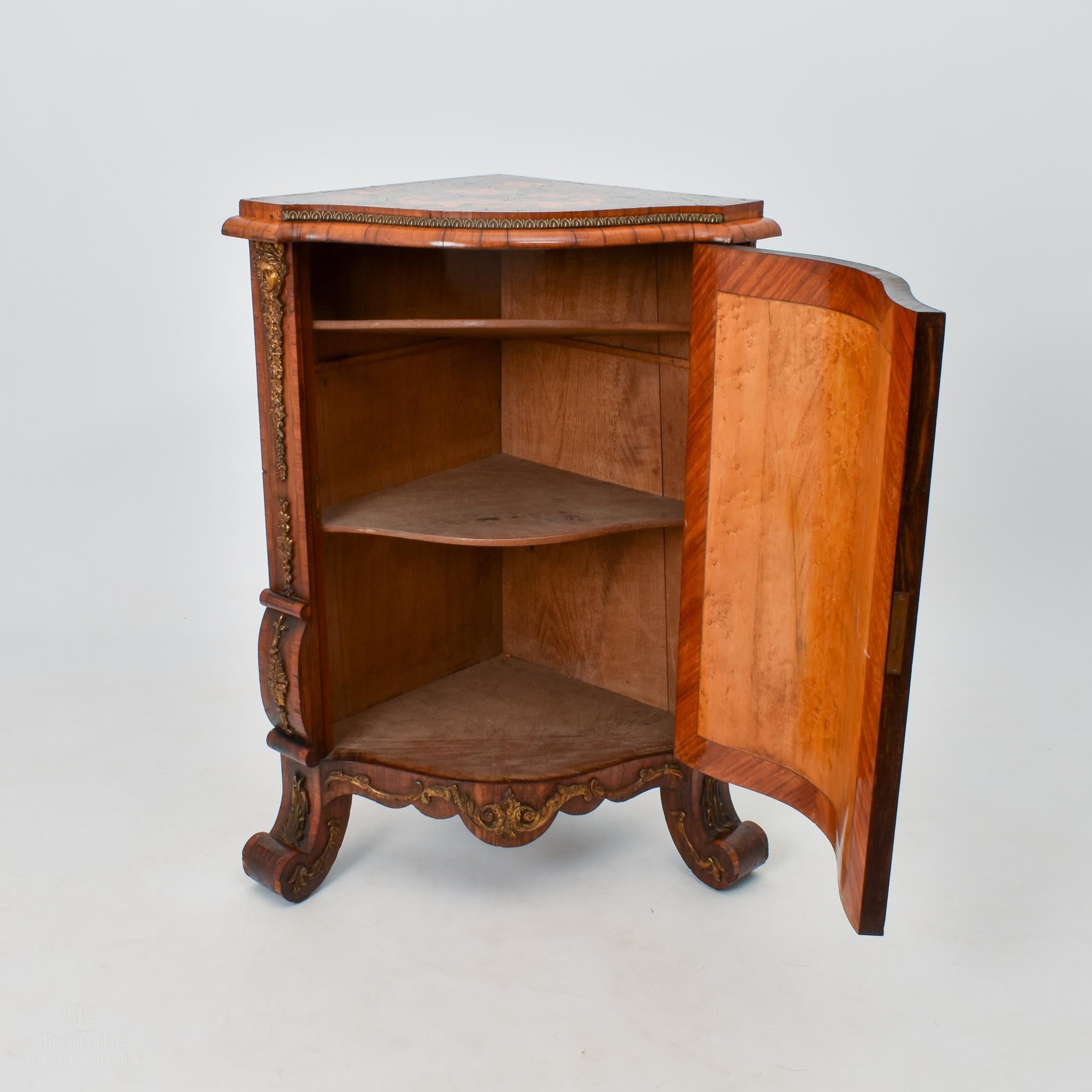  Extremely Rare Marquetry Corner Cabinets, Ormalu Mount, circa 1880 For Sale 3