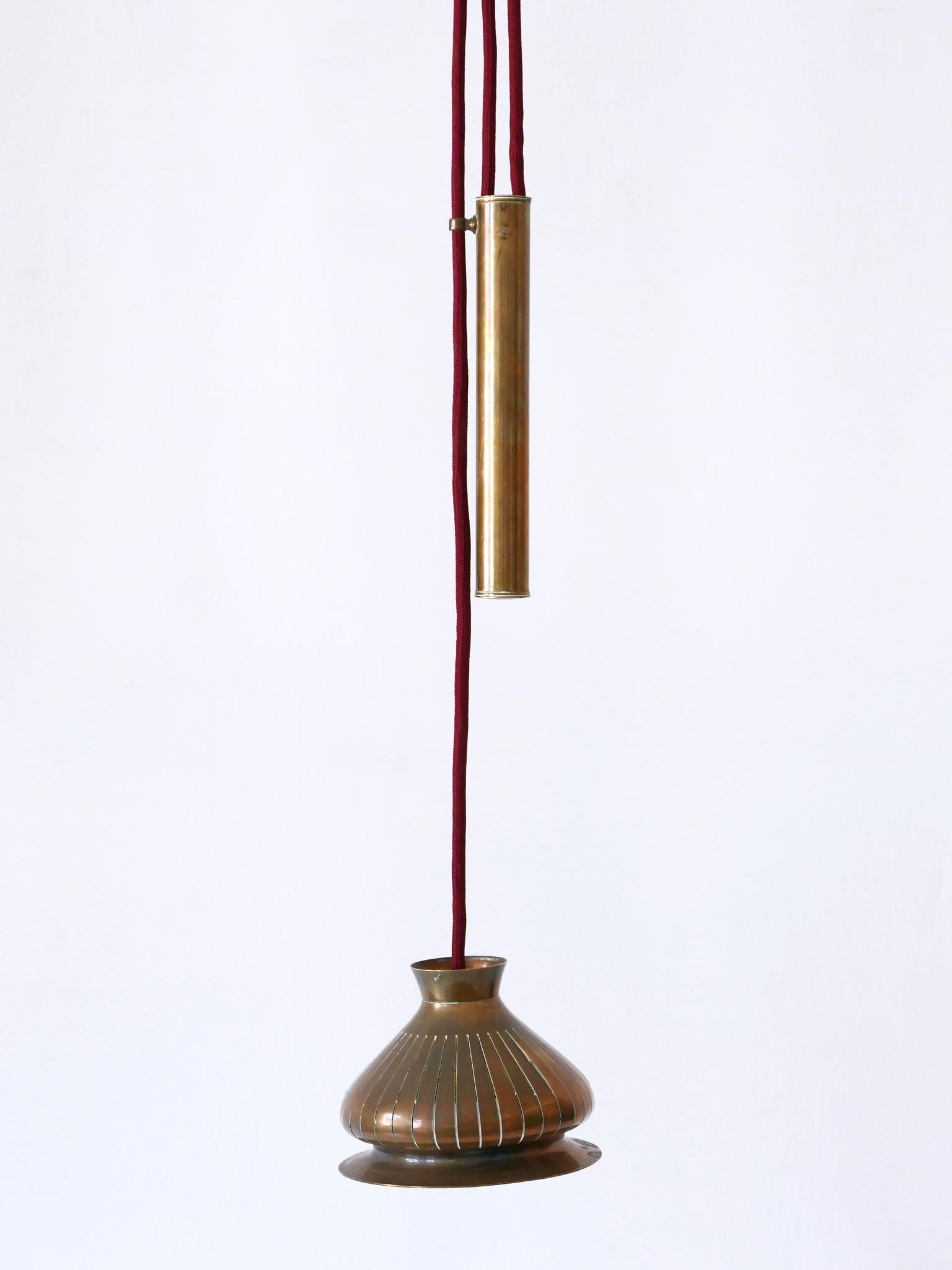 Extremely Rare Mid Century Modern Counterweight Brass Pendant Lamp Germany 1950s In Good Condition For Sale In Munich, DE
