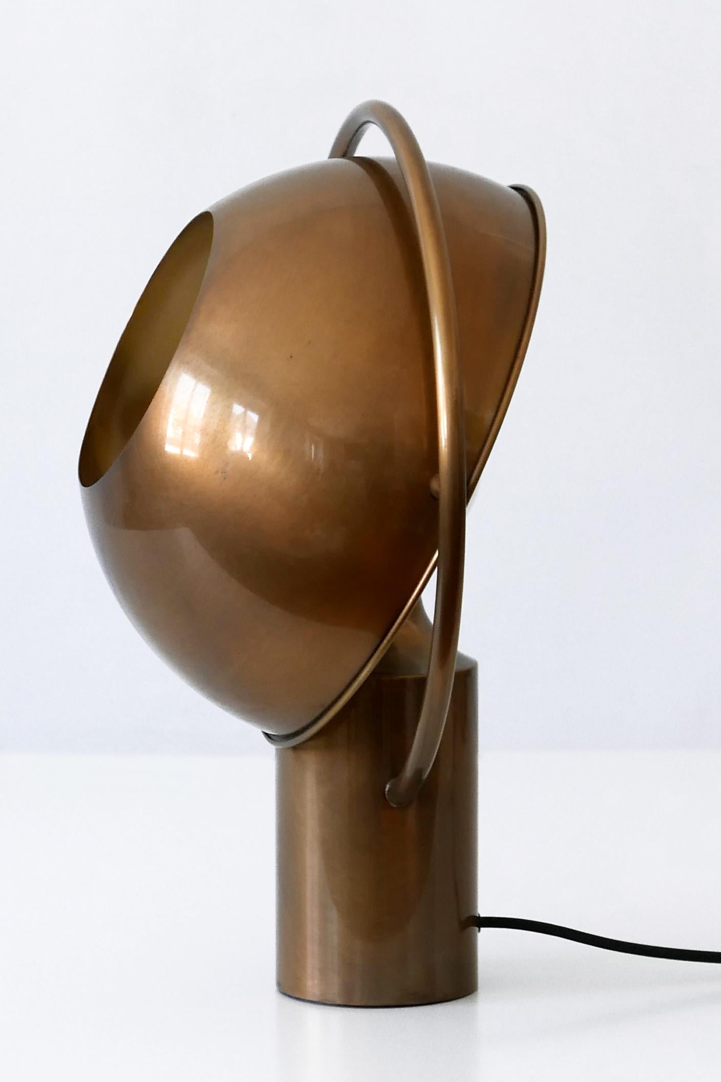 Fine XX secolo Lampada da tavolo di Florian Schulz, Germania, anni '70, estremamente rara. in vendita