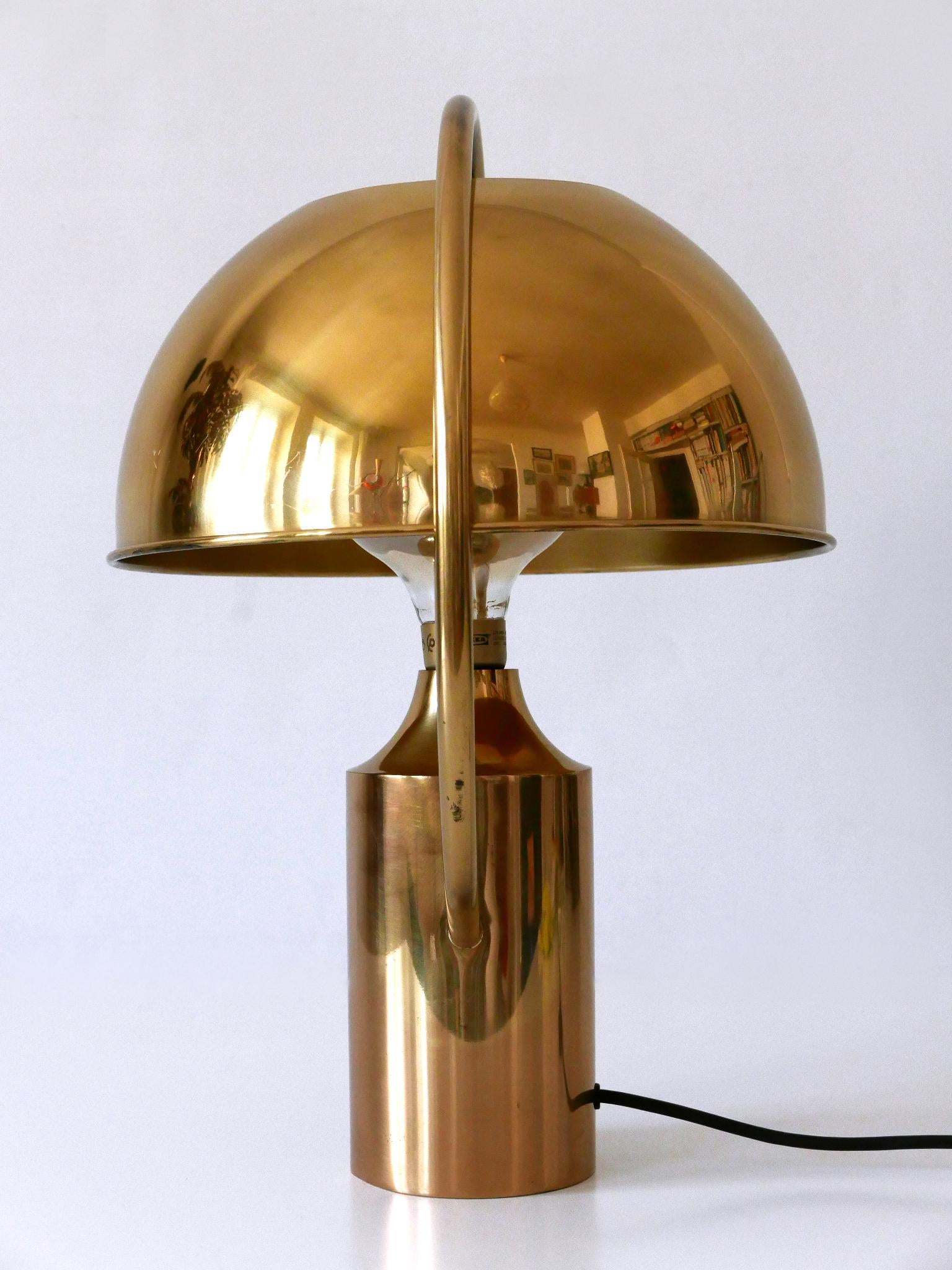 Äußerst seltene Mid-Century-Modern-Tischlampe von Florian Schulz Deutschland 1970er Jahre (Messing) im Angebot